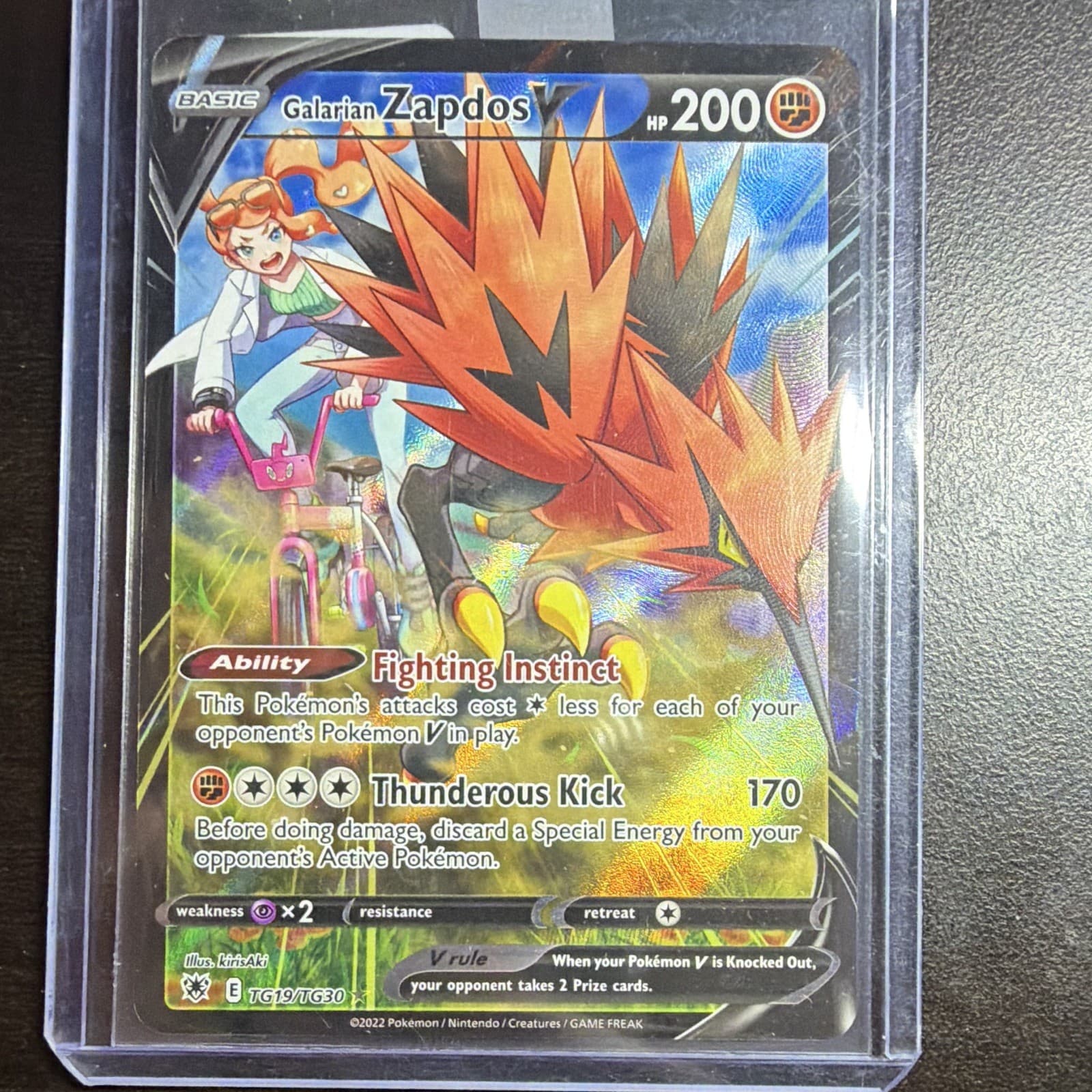 Galarian Zapdos V TG19/TG30 Swsh10: Astral Radiance Trainer Gallery Holo