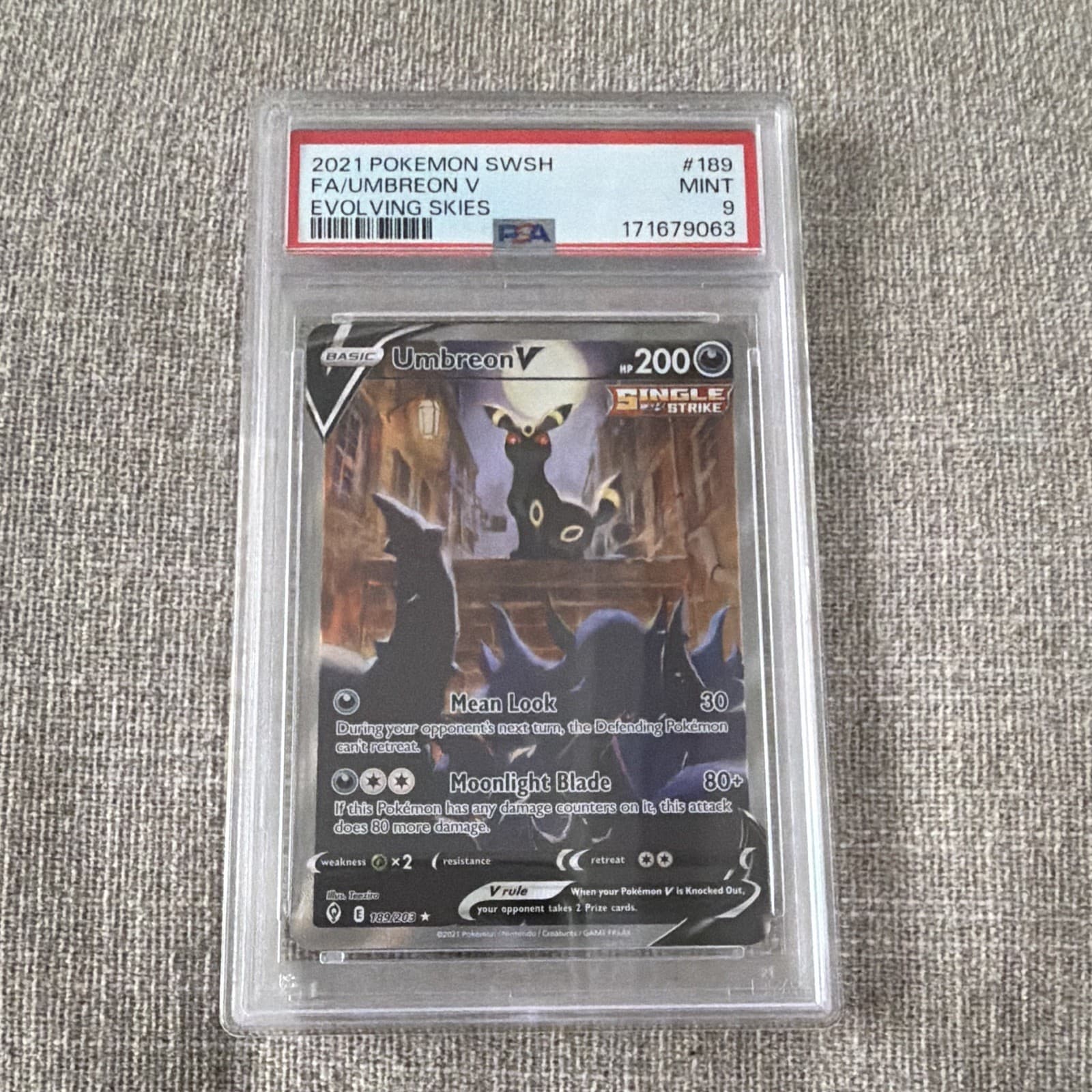 Pokemon SWSH07 Evolving Skies Umbreon V Alt Full Art Holo 189/203 PSA 9