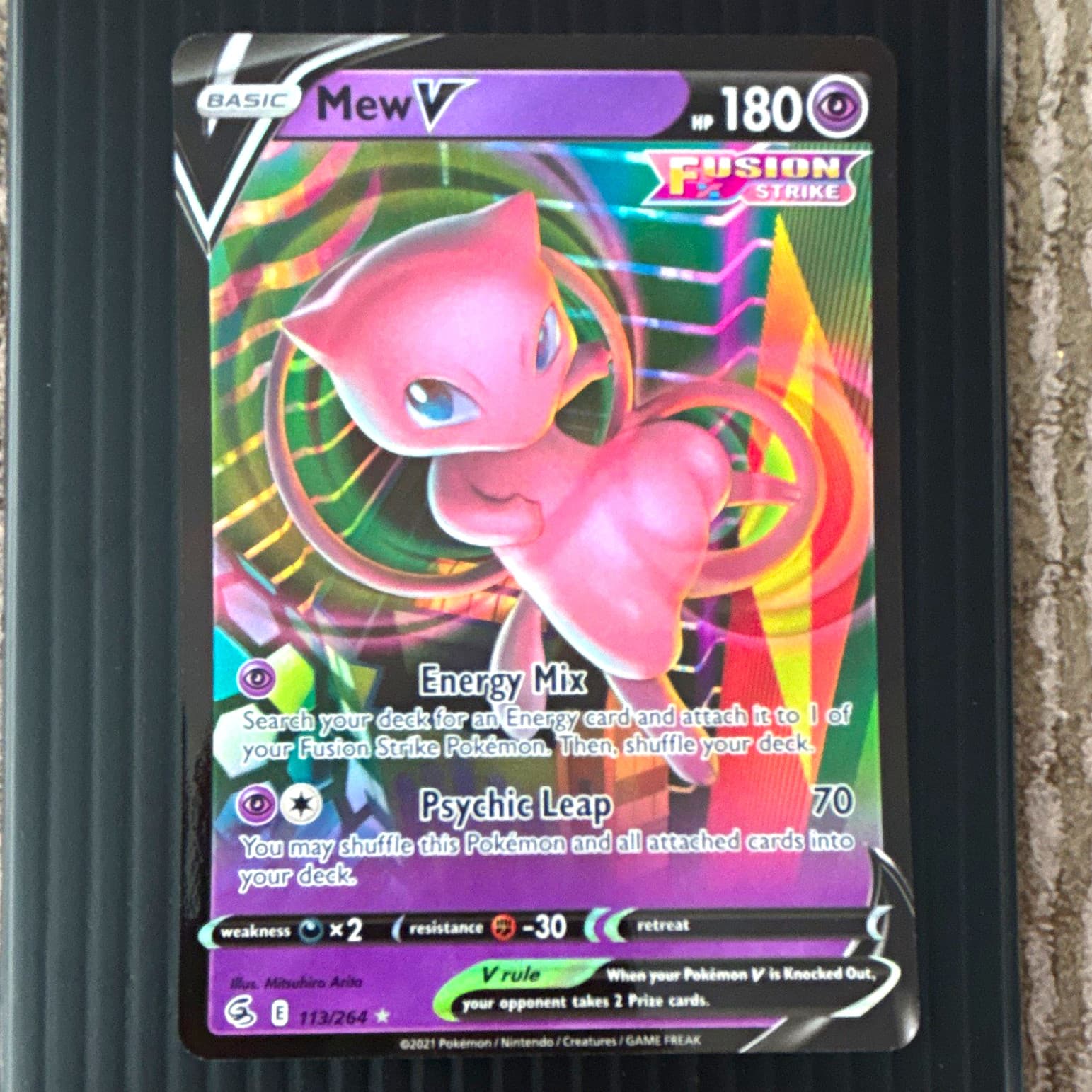 Mew V 113/264 Fusion Strike Ultra Rare Holo English 180 HP