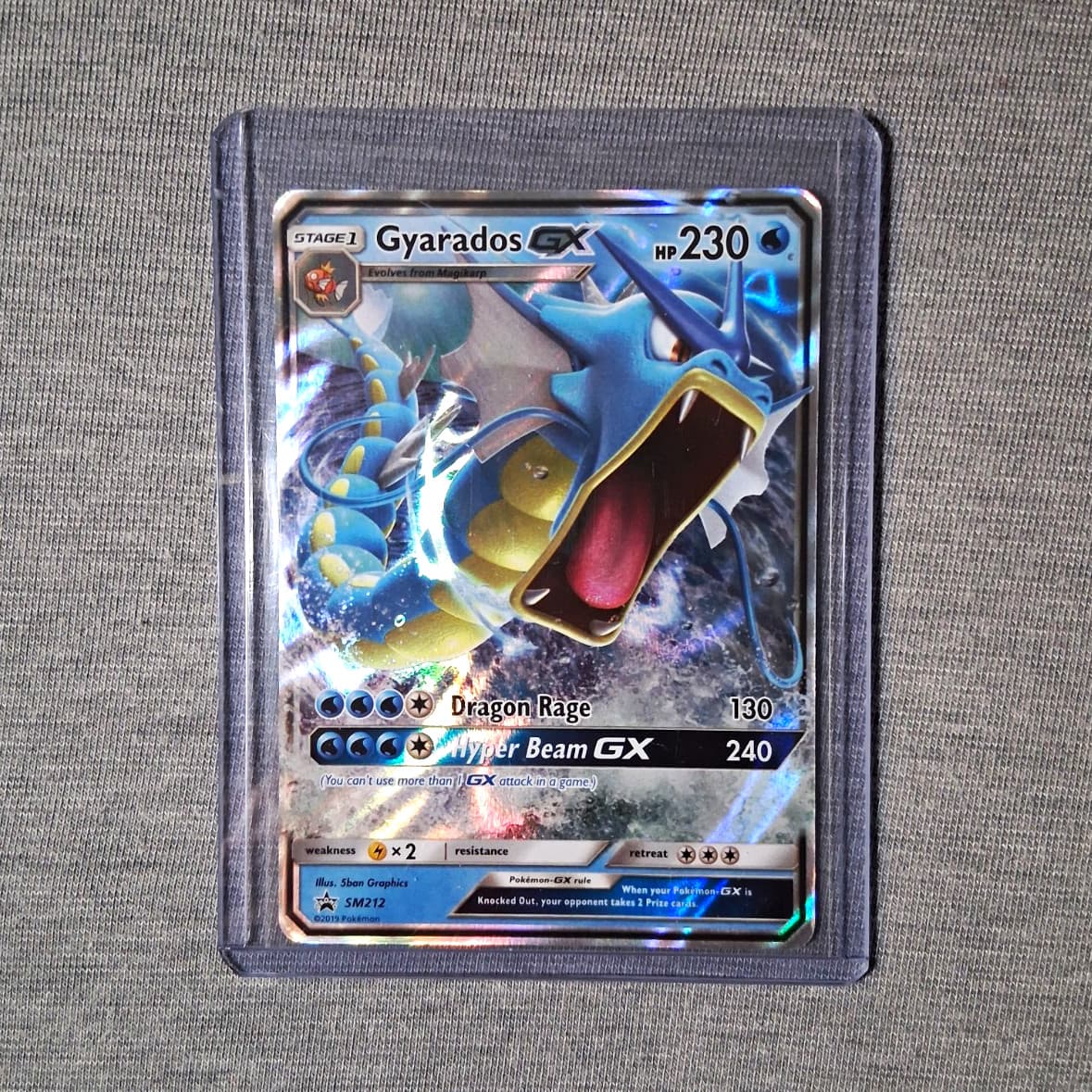 The Pokémon Company Gyarados GX Black Star Promo SM212 Holo English 2017 230 HP