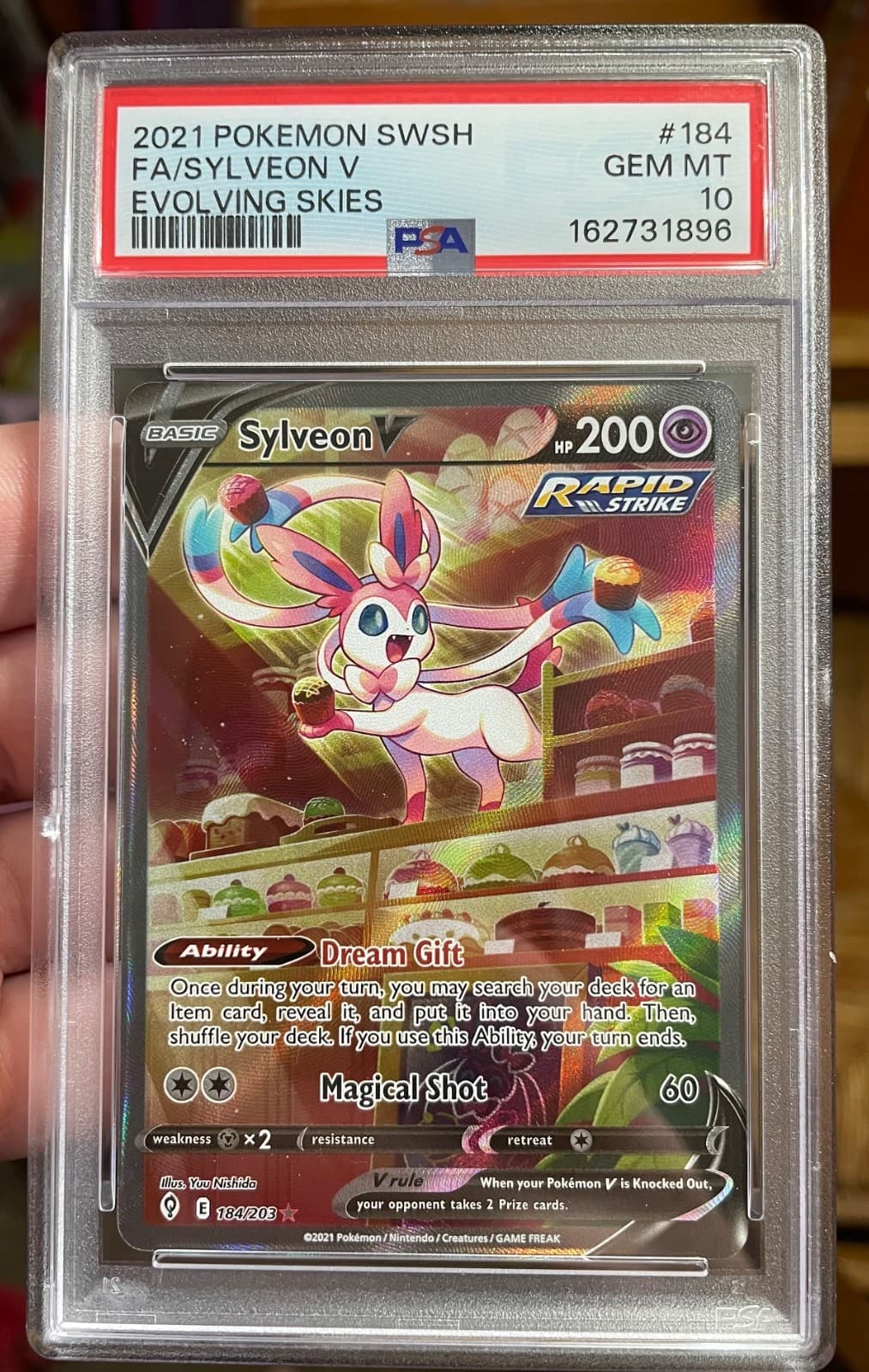Sylveon V PSA 10 Alt Art Evolving Skies 184/203 Pokemon Card Holo Rare 2021