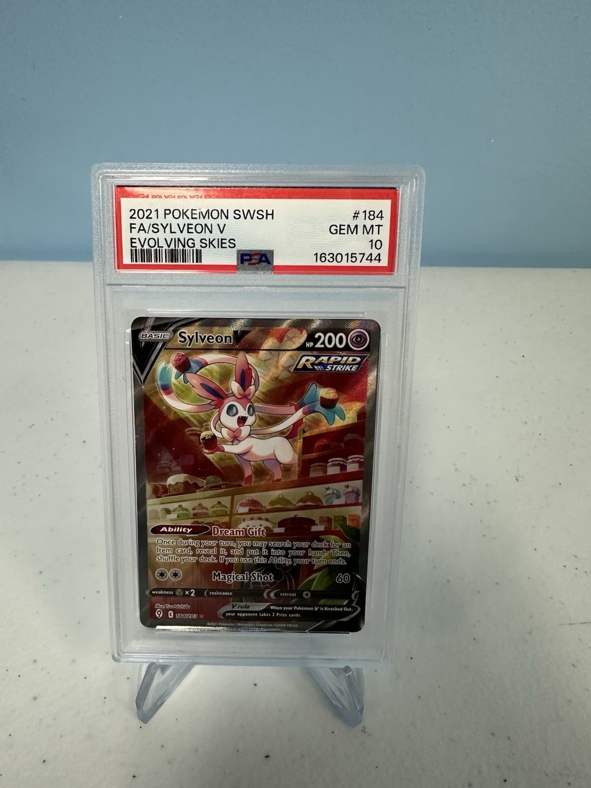 Pokemon Sylveon V 184/203 Evolving Skies SWSH07 Full Art Holo PSA 10
