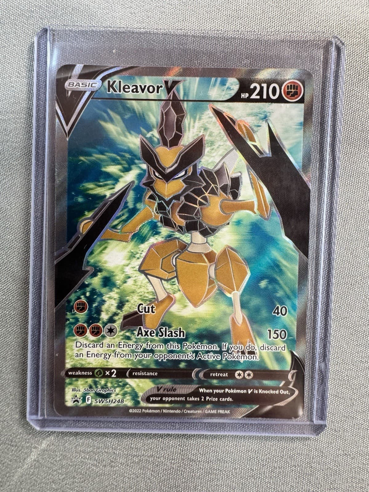 Pokémon TCG, Kleavor V SWSH248 - Black Star Promo MINT