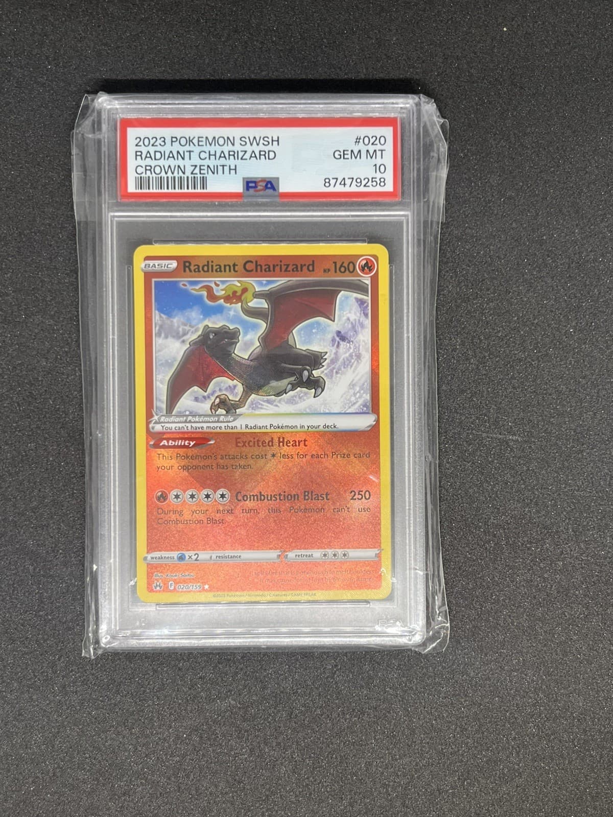 Radiant Charizard PSA 10 Crown Zenith 020/159 Pokémon 2023 Gem Mint