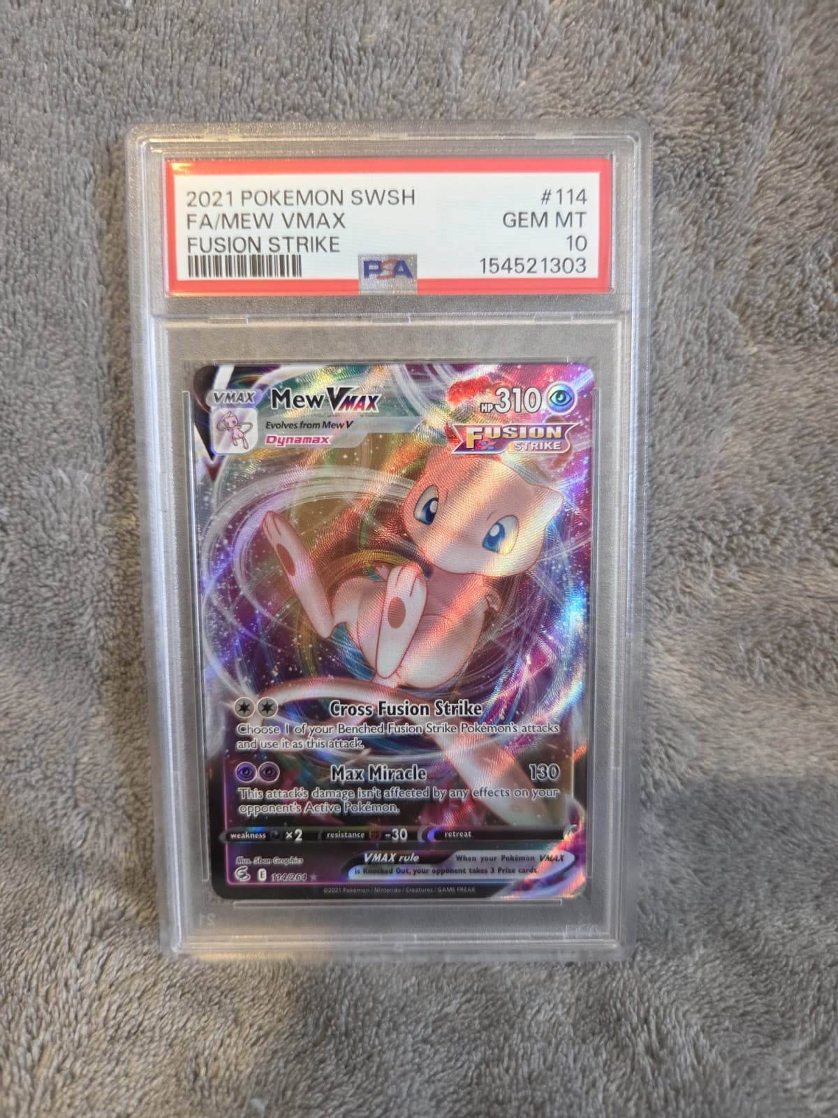Pokémon TCG Fusion Strike Mew VMAX Ultra Rare Card 114/264 PSA 10