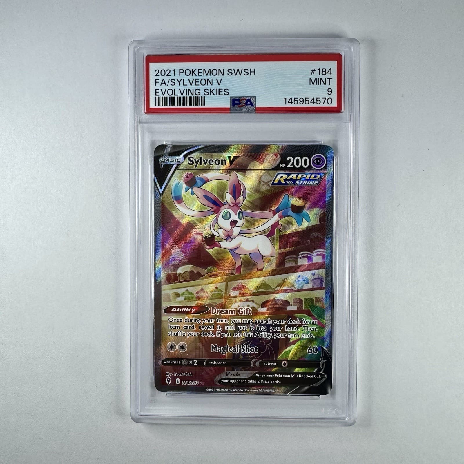 Sylveon V 184/203 Evolving Skies Pokemon PSA 9
