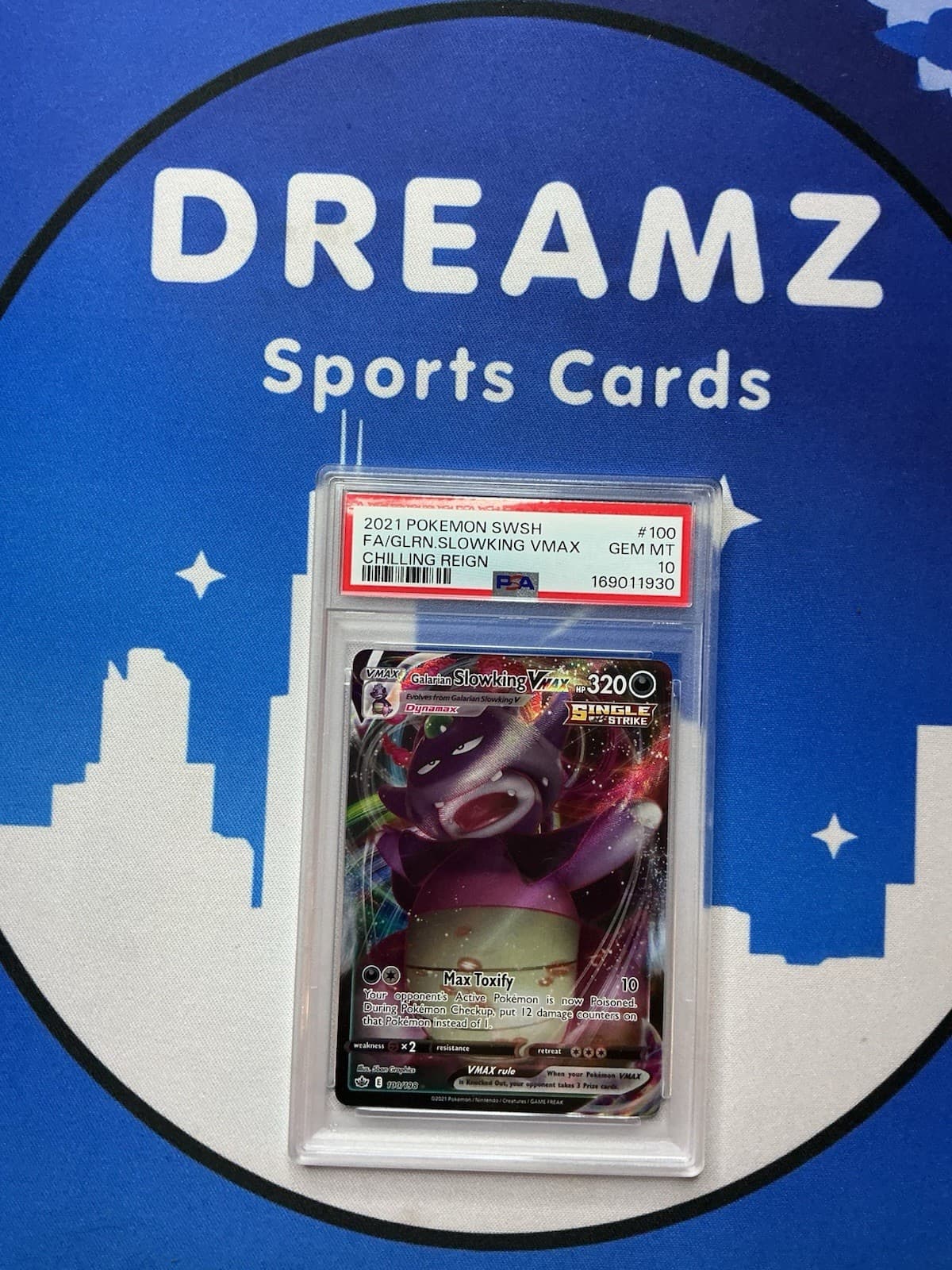 Galarian Slowking VMAX 100/198 Holo Rare Pokemon SWSH06 Chilling Reign PSA 10