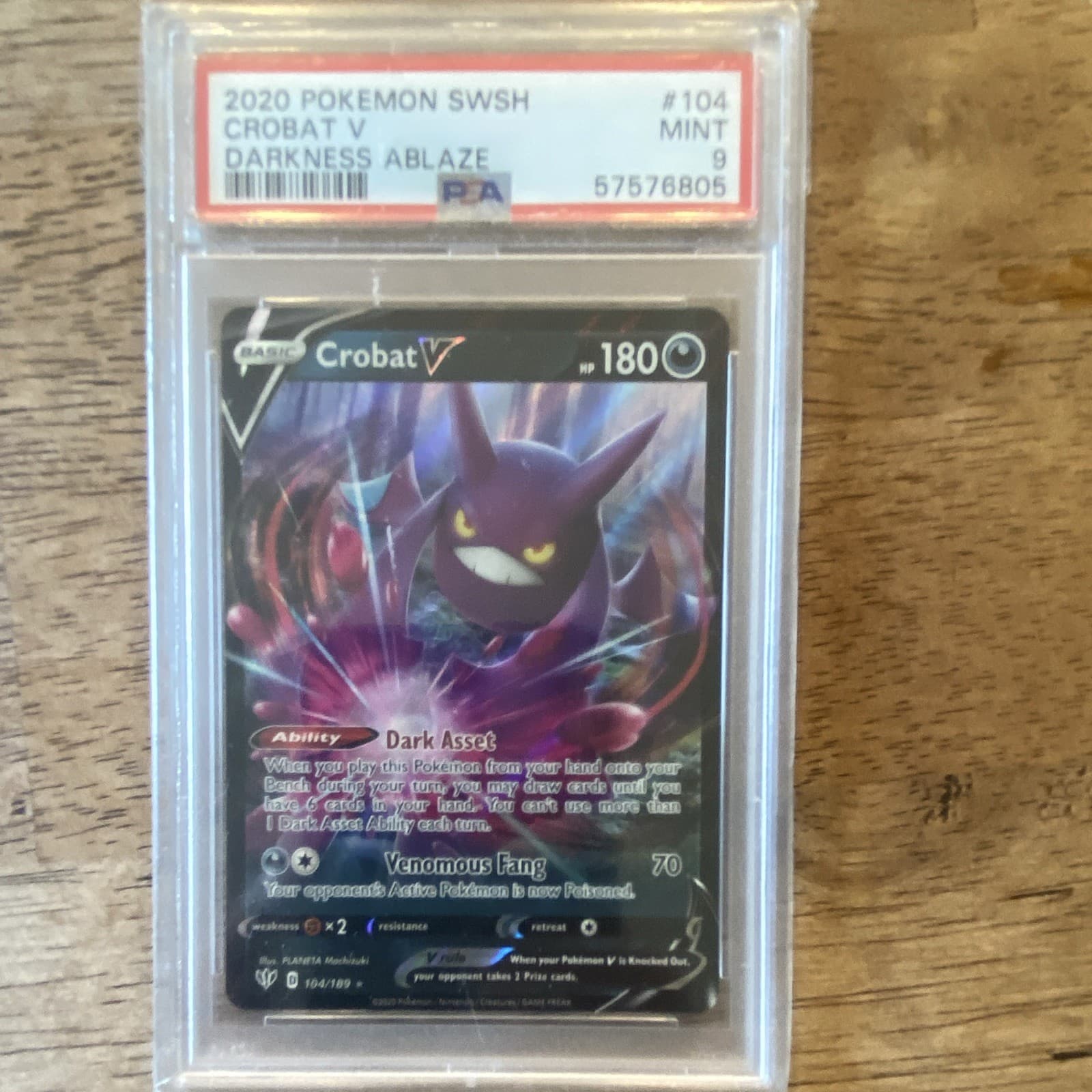The Pokémon Company Crobat V 104/189 SWSH03 Darkness Ablaze Holo PSA 9 EN