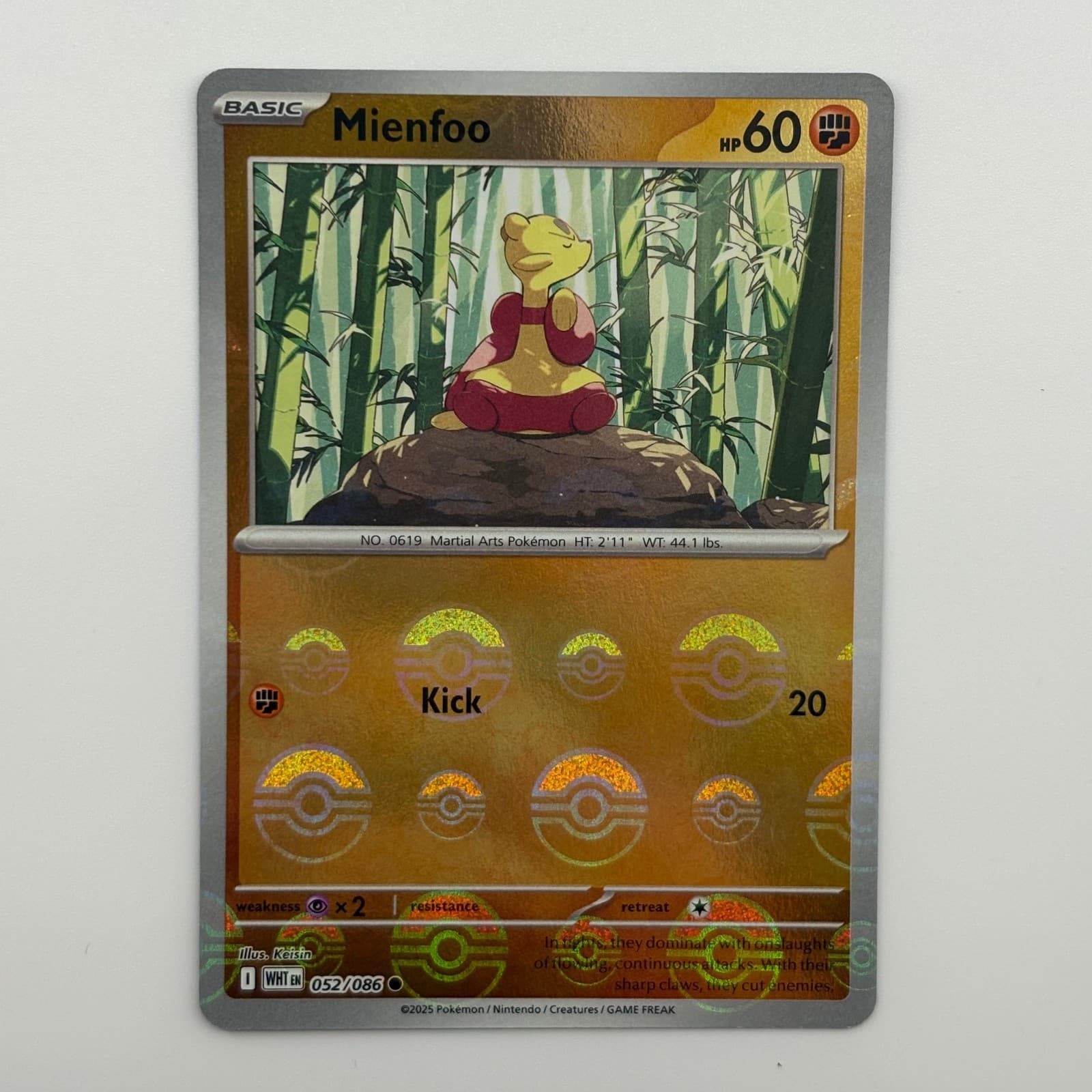 Mienfoo (Poke Ball Pattern) 052/086 C White Flare Holo NM Pokemon