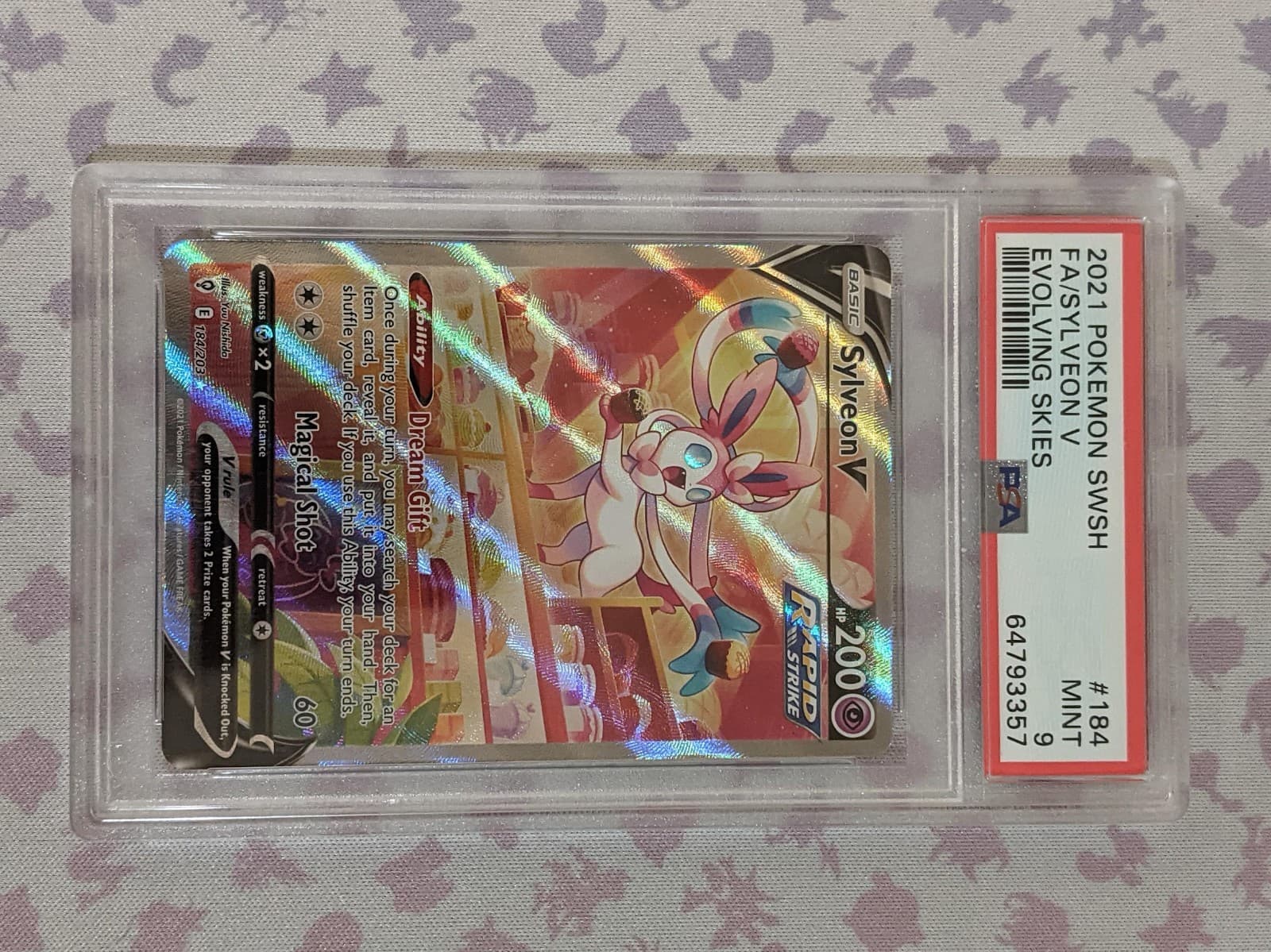 Sylveon V 184/203 Full Art Evolving Skies PSA 9 Mint Pokémon Card