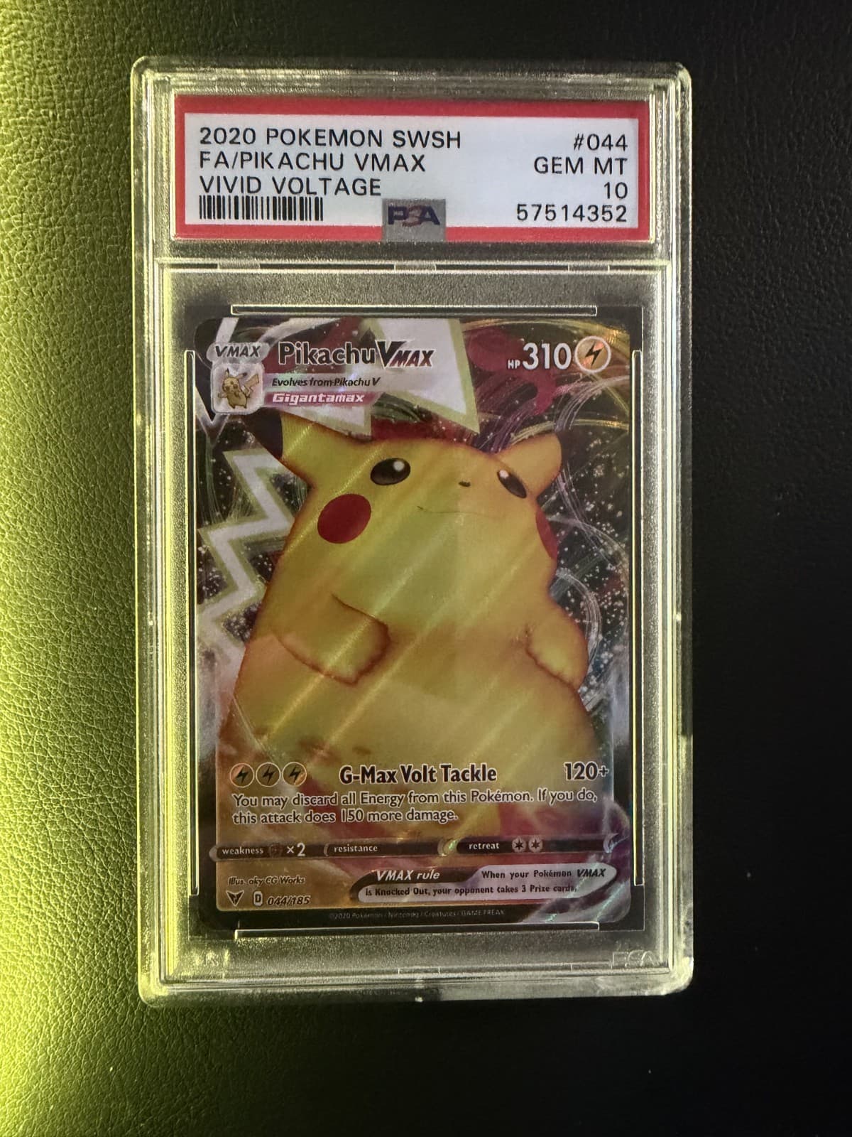 2020 Pokémon SWSH FA/Pikachu VMAX #44 Vivid Voltage PSA 10 Gem Mint