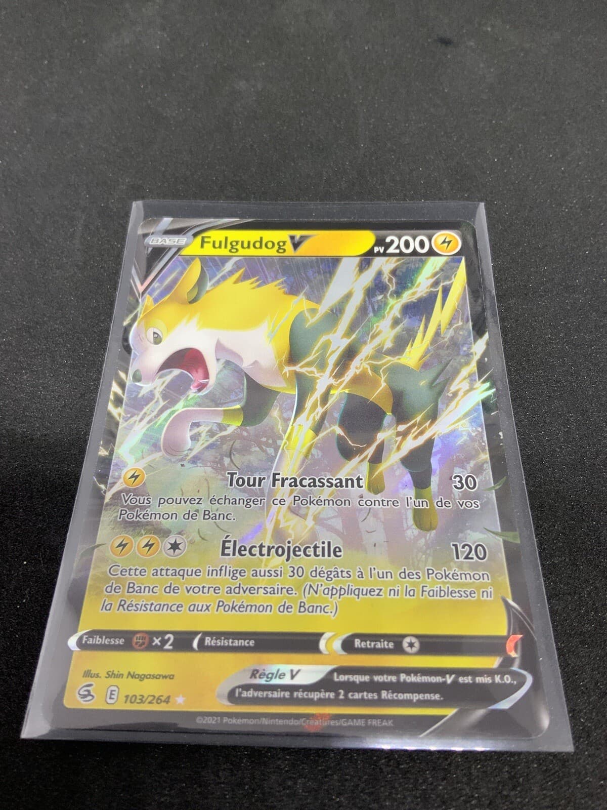 Carte Pokémon Fulgudog V 103/264 EB08 Epée & Bouclier Poing de Fusion FR NEUF