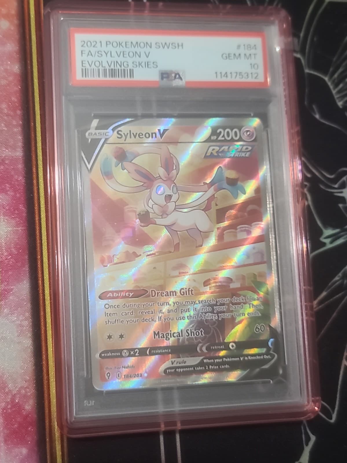 Sylveon v Alternate Full Art Holo Card PSA 10 Evolving Skies 184/203 SWSH07🔥