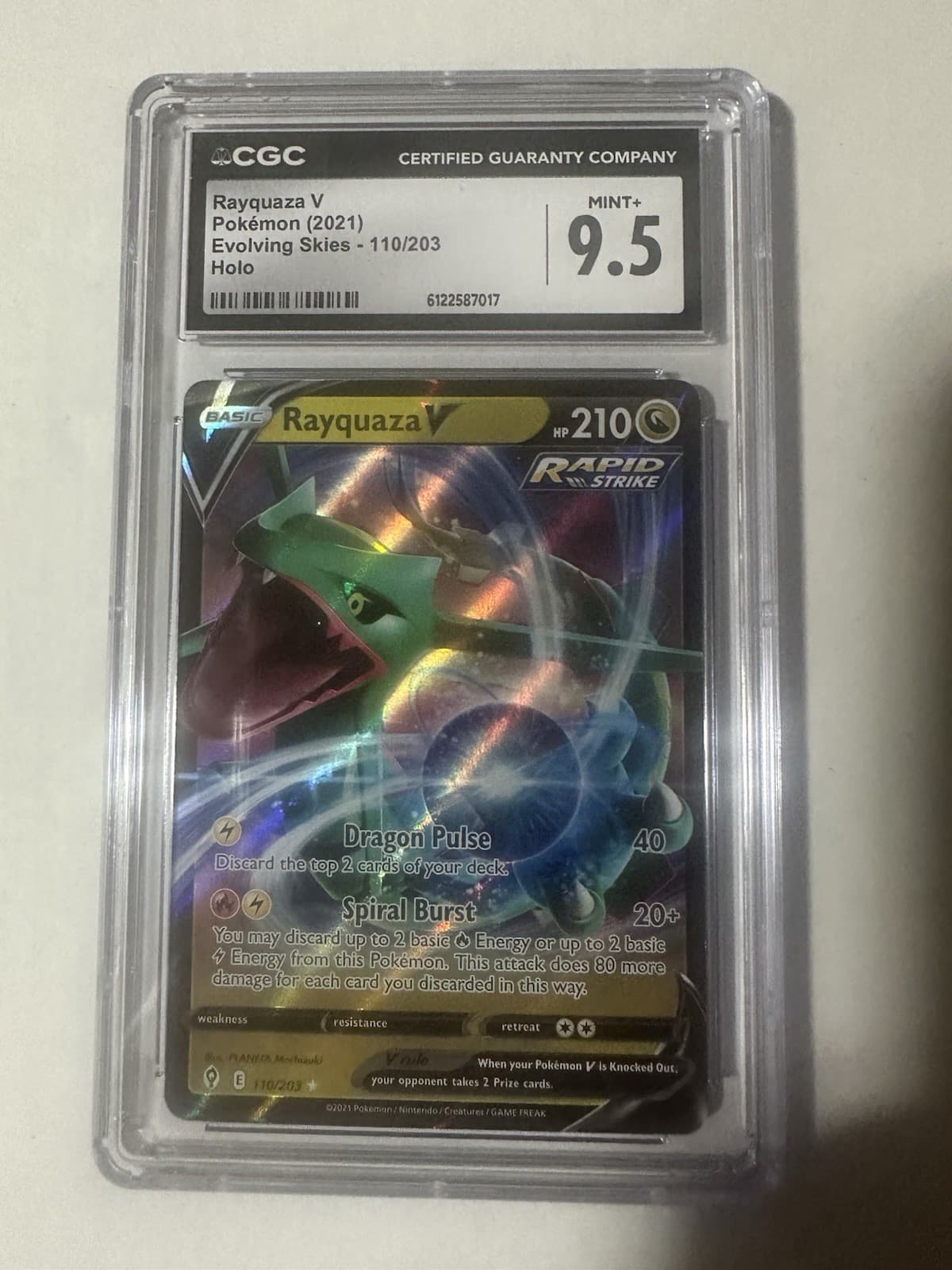 Rayquaza V CGC Graded 110/203 Evolving Skies Holo Ultra Rare English 2021 CGC9.5