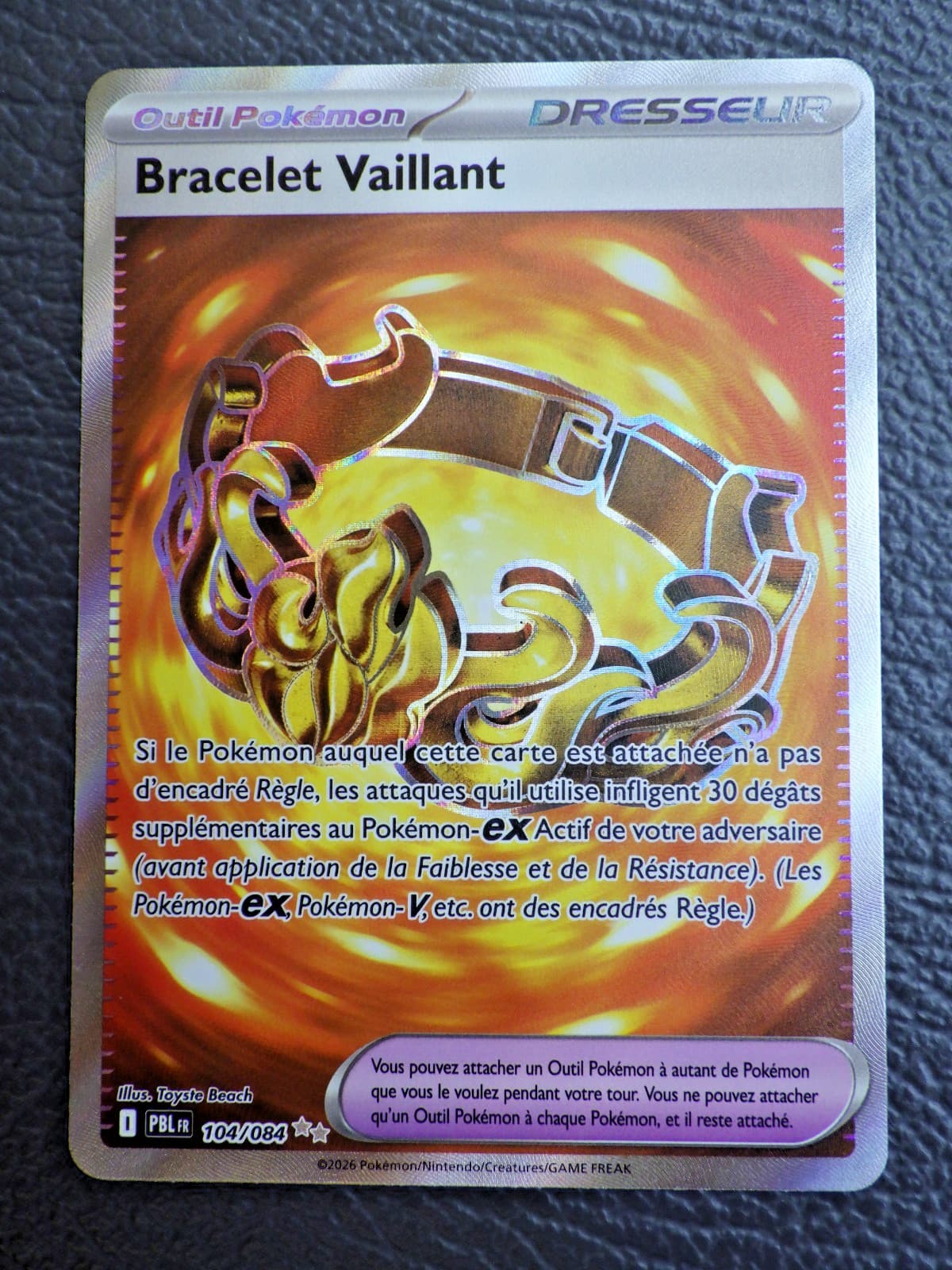 Carte POKEMON - Bracelet vaillant 104/084 -  ME05 Nuit noire - FR /T B