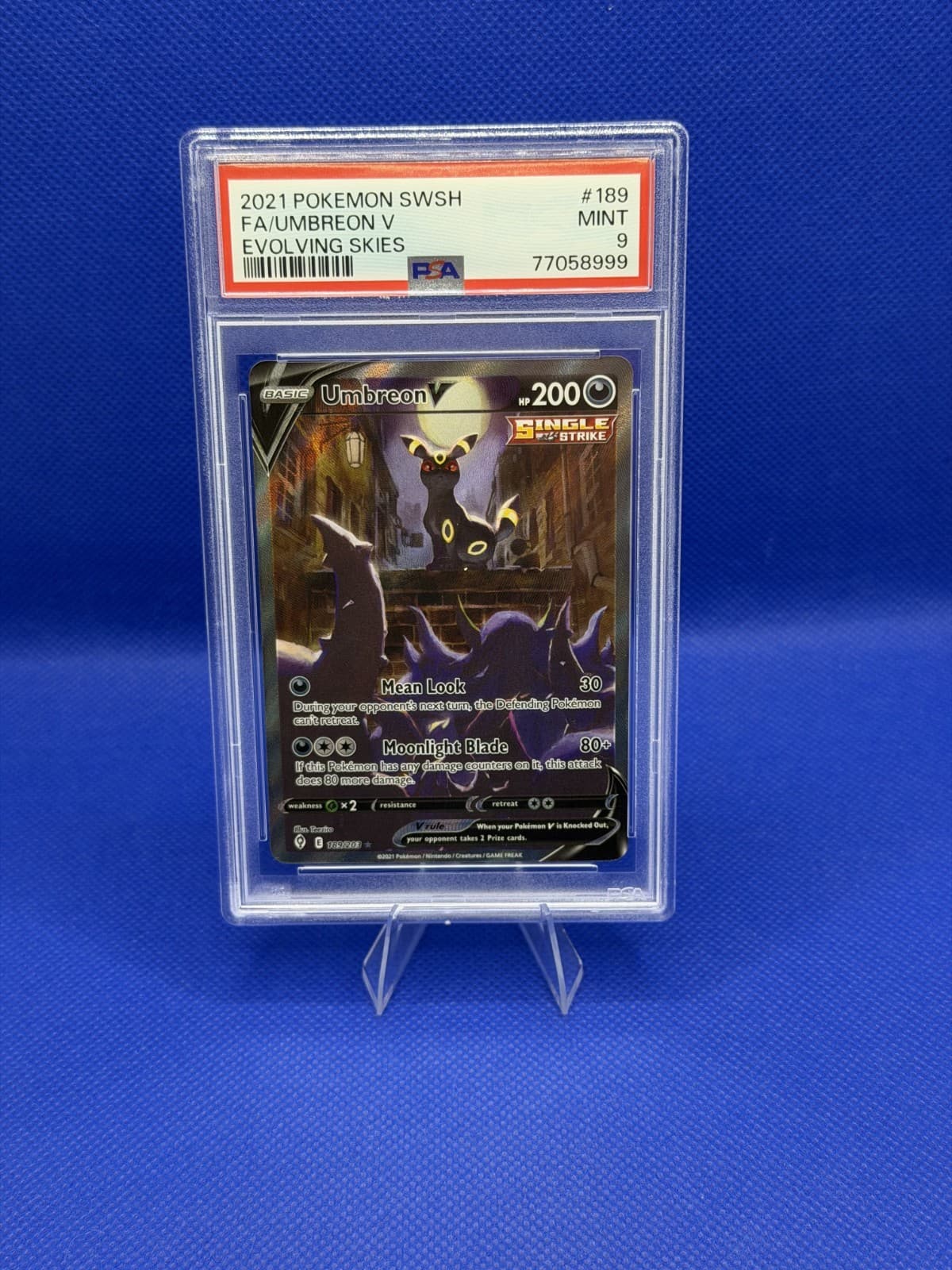 Pokémon TCG Umbreon V 189/203 PSA 9 Mint Evolving Skies