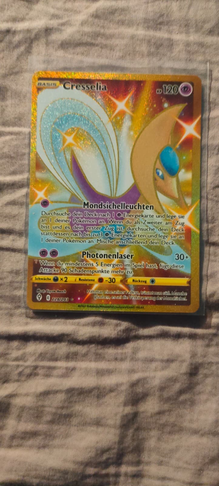 Cresselia 228/203 GOLD - Secret Rare Pokémonkarte deutsch