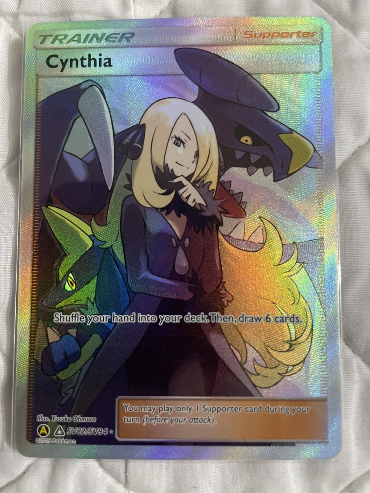 Pokemon TCG Cynthia SV82/SV94 Hidden Fates Shiny Vault Full Art Shiny Holo