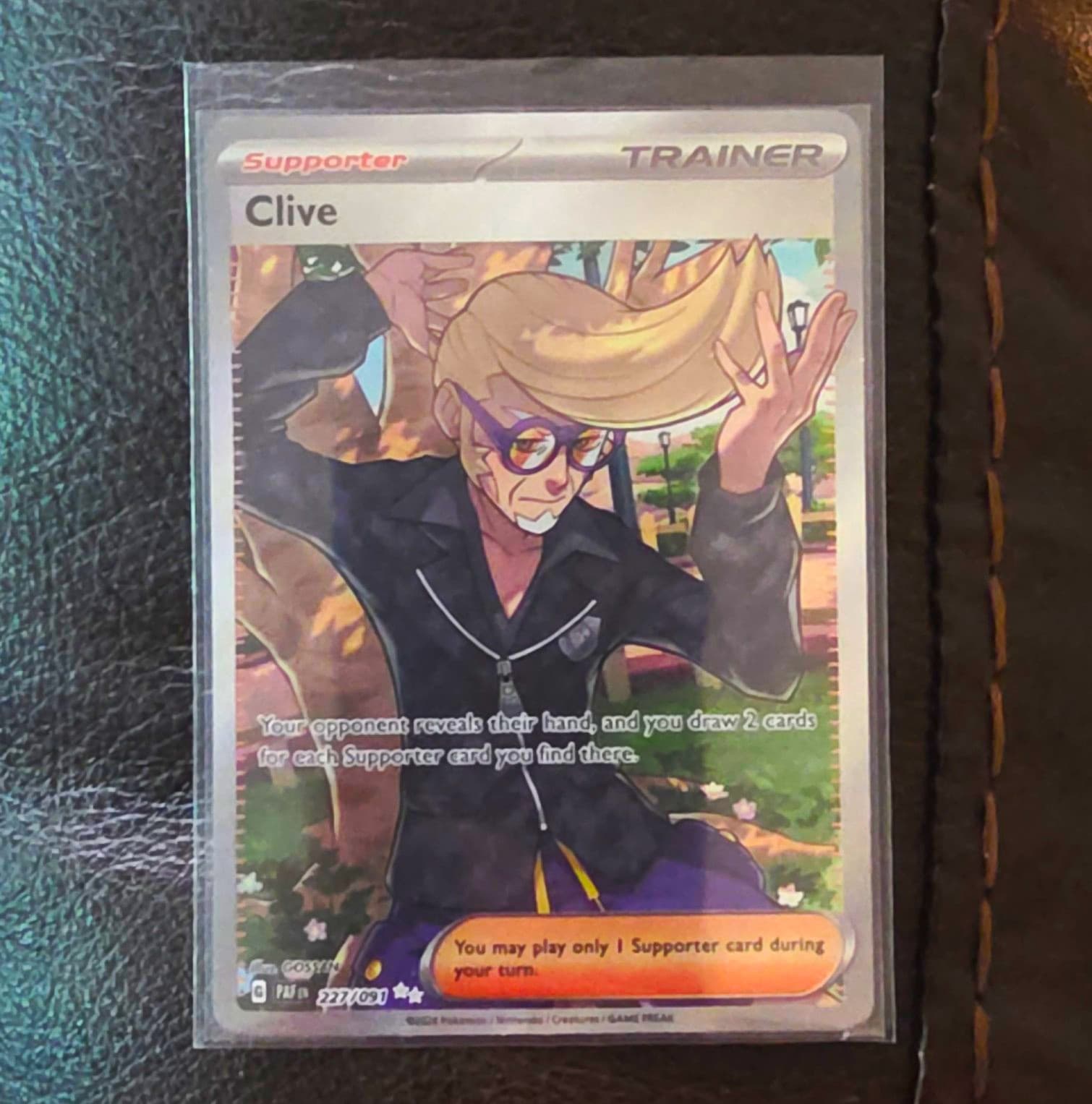 The Pokémon Company Clive SV: Paldean Fates 227/091 Full Art Ultra Rare Holo