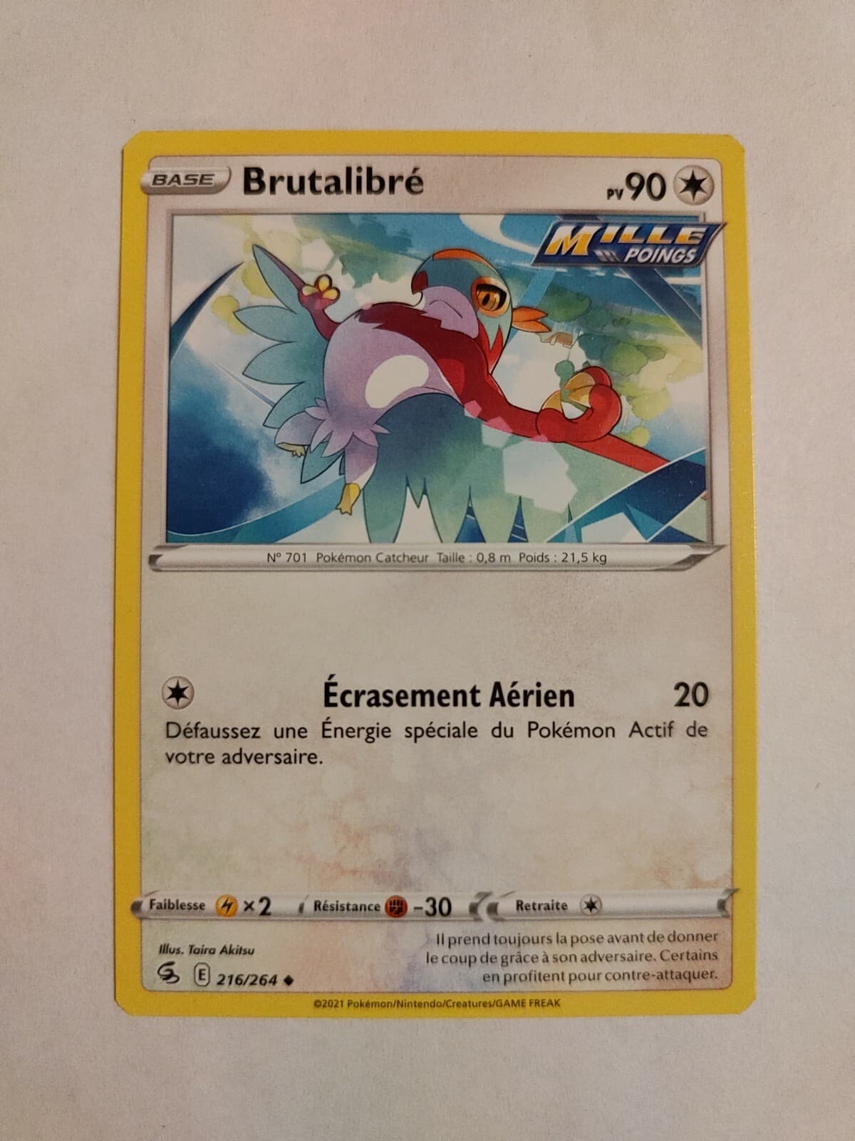 Carte Pokemon - Brutalibré 216/264 - Épée et Bouclier Poing de Fusion EB08