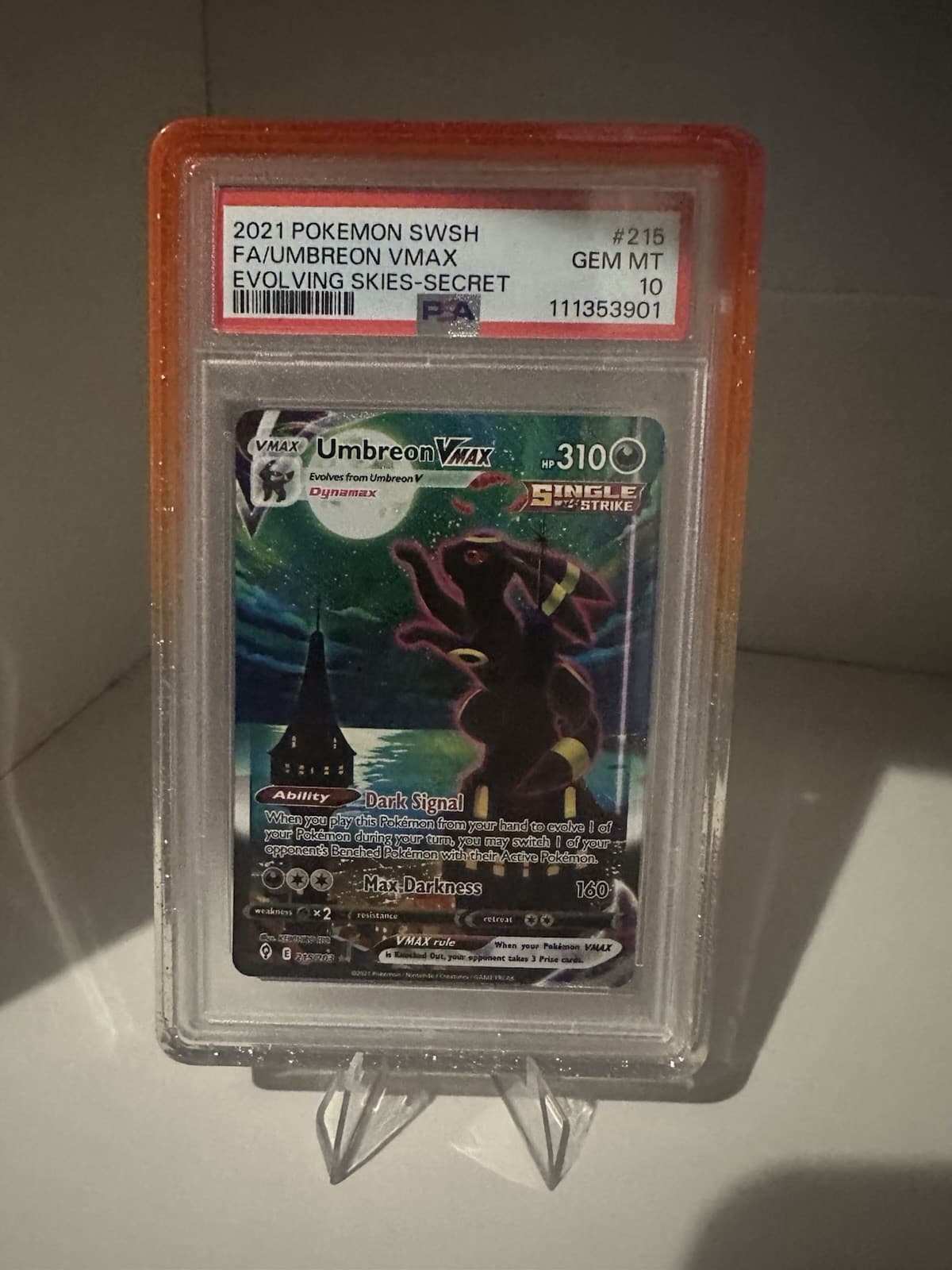 Pokemon TCG Umbreon VMAX 215/203 Alt Art Secret Rare Holo PSA 10 (2021)