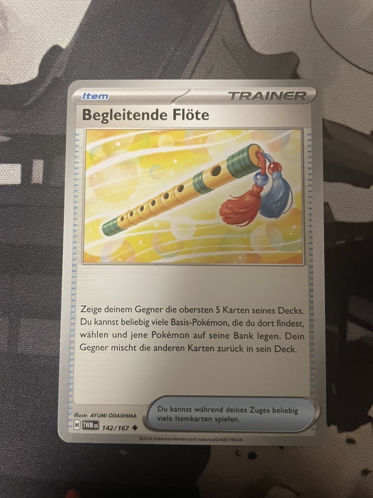 Pokemon Karte: Begleitende Flöte 142/167 Maskerade im Zwielicht TWM Deutsch NM