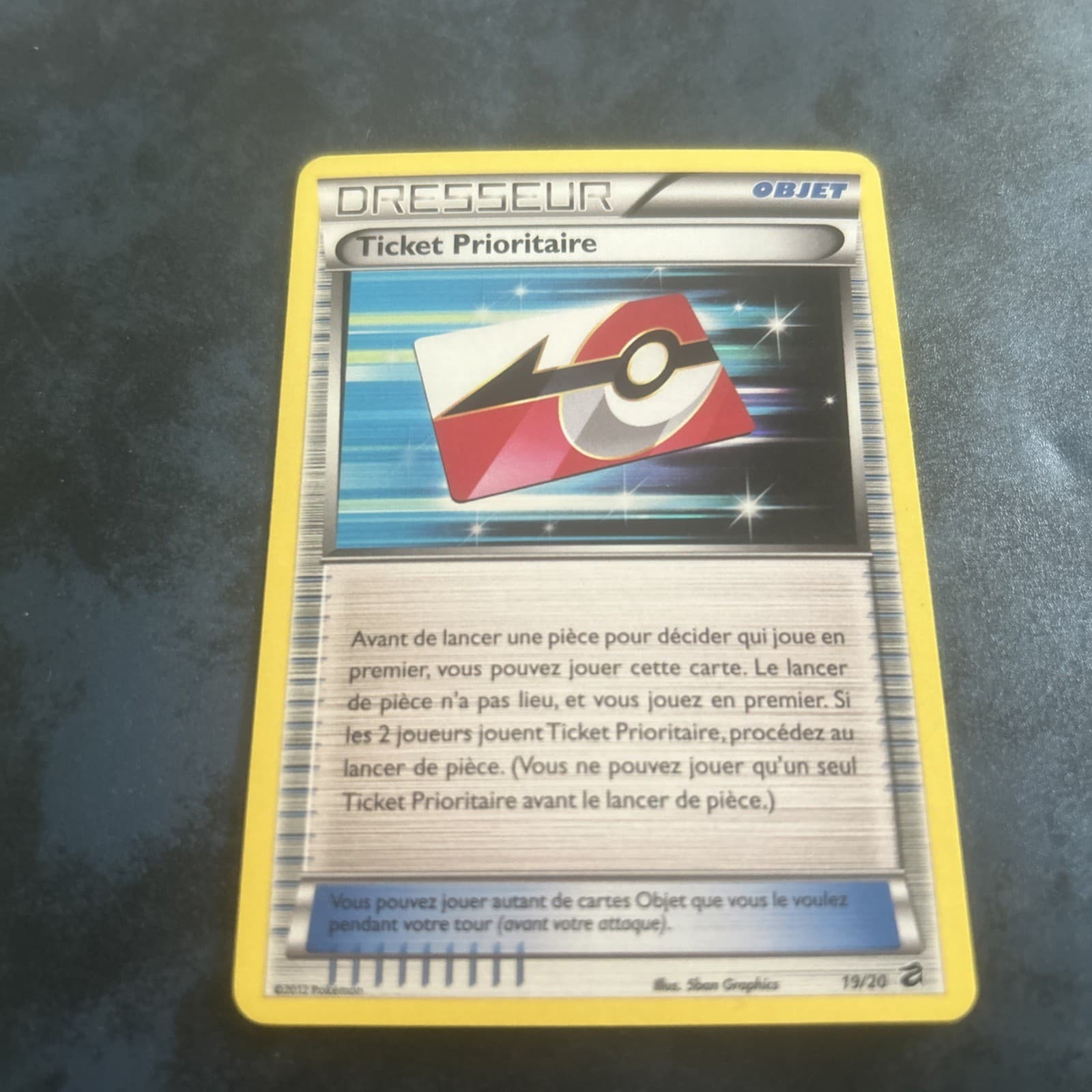 Ticket Prioritaire 19/20 Coffre Des Dragons Holo Excellent Etat 