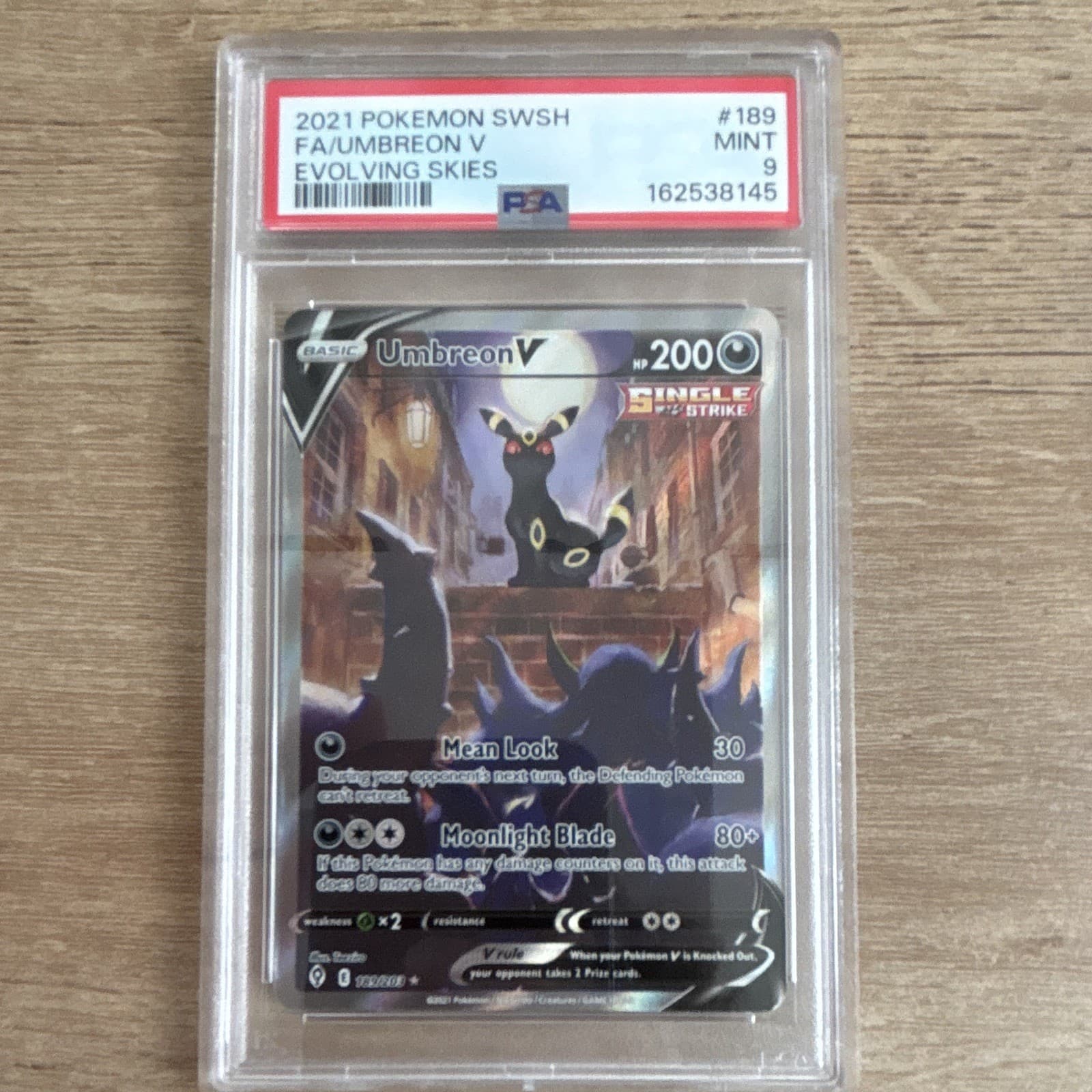 Pokemon TCG Umbreon V SWSH07 Evolving Skies 189/203 Alt Full Art PSA 9 Holo