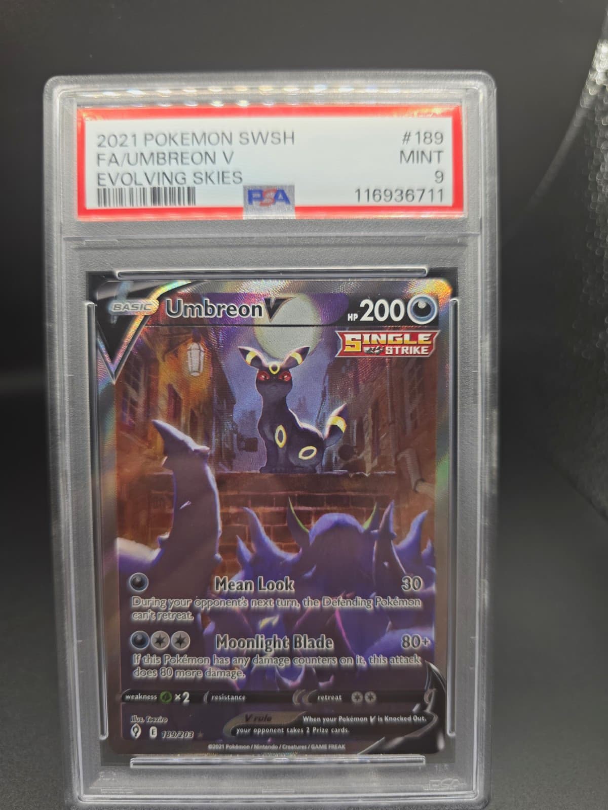 PSA 9 Pokemon Umbreon V 189/203 Evolving Skies SWSH07 Alt Full Art Holo