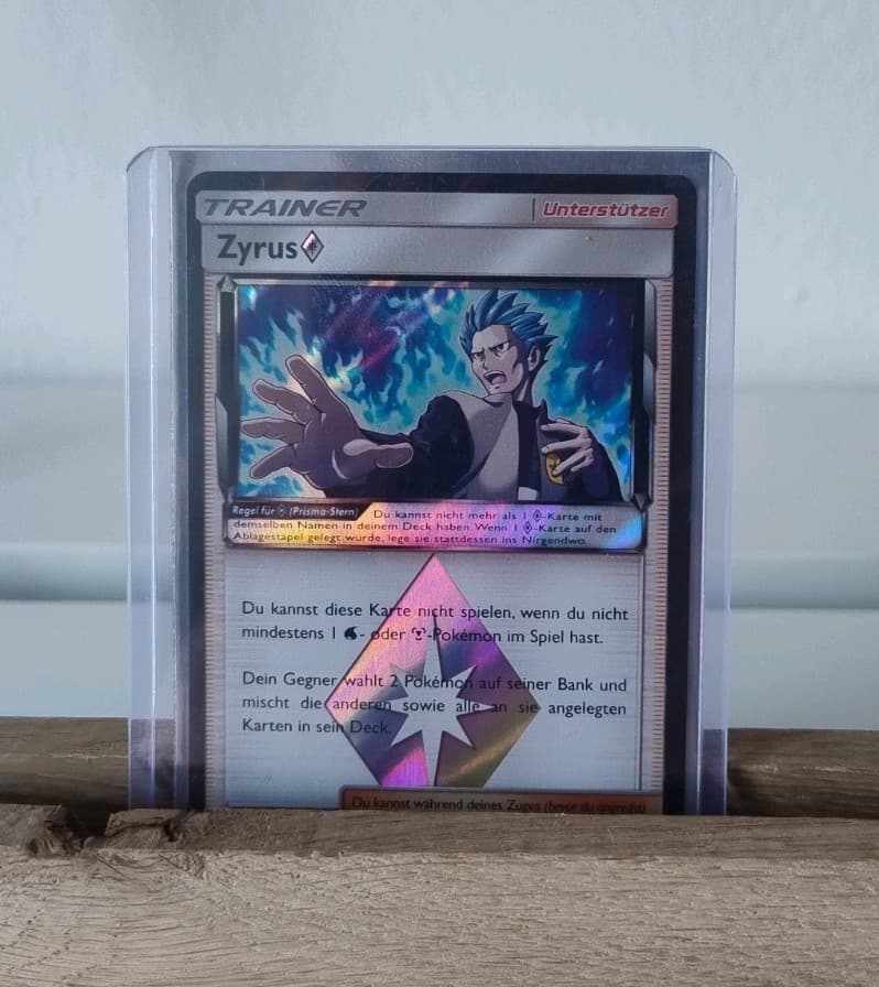 Trainer Zyrus 120/156 Ultra Prisma Holo Pokemon Karte