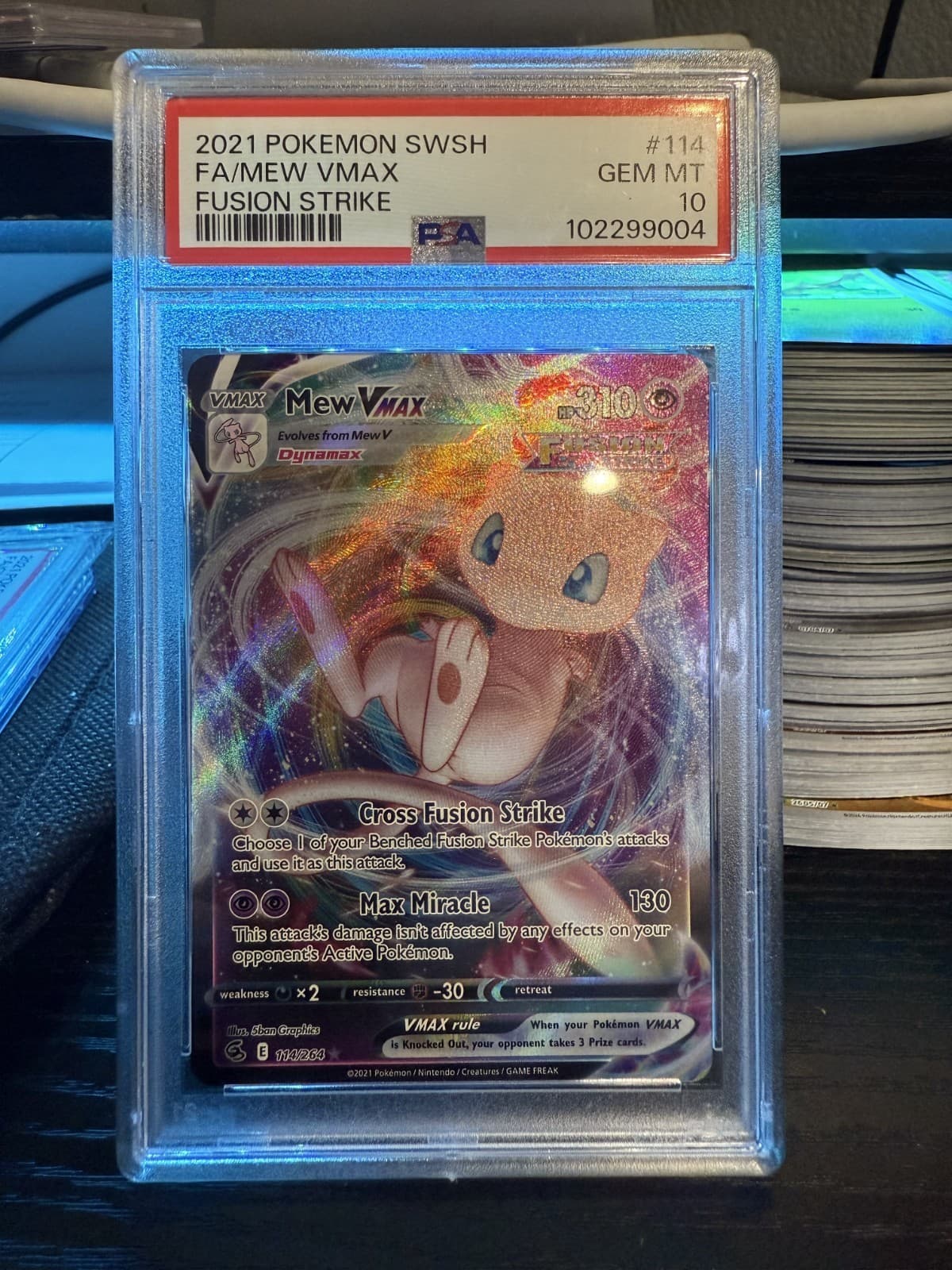Pokemon TCG Mew VMAX Full Art Holo 114/264 Fusion Strike 2021 PSA 10 GEM MINT