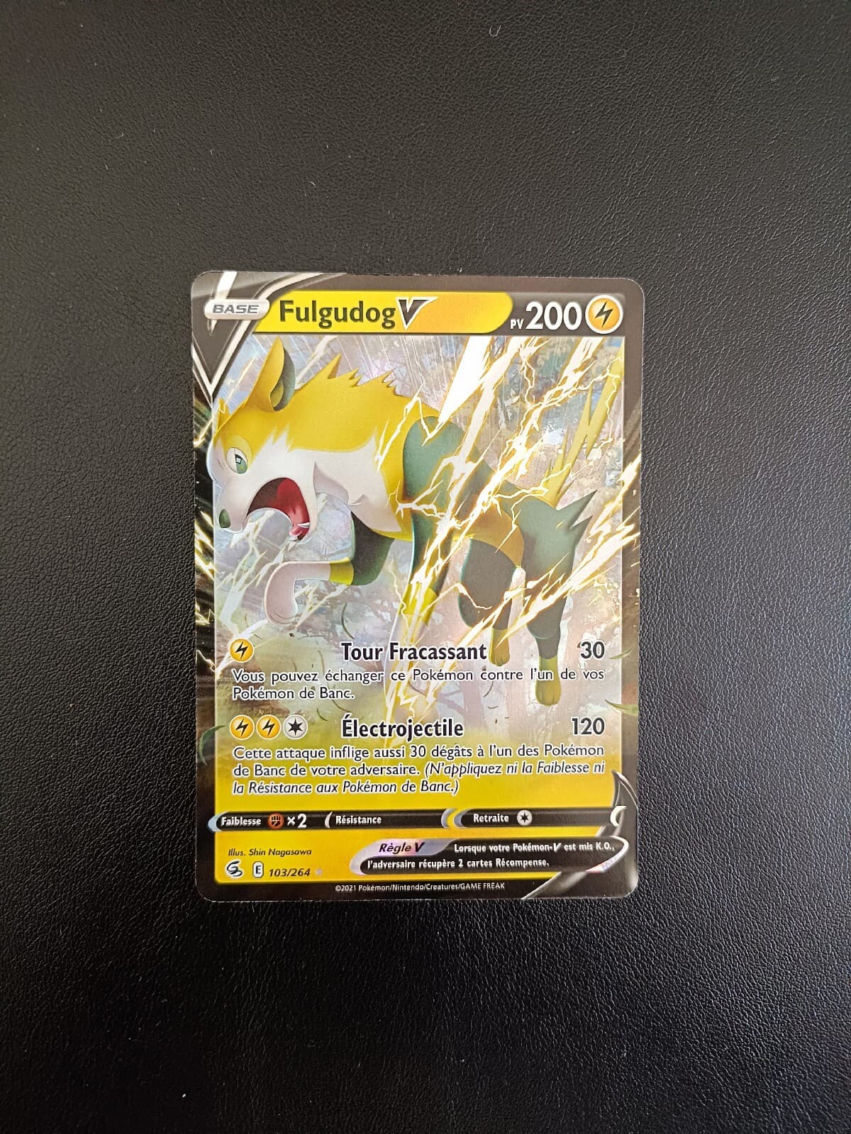 Carte Pokémon Fulgudog V 103/264 EB08 Epée & Bouclier Poing de Fusion FR NEUF