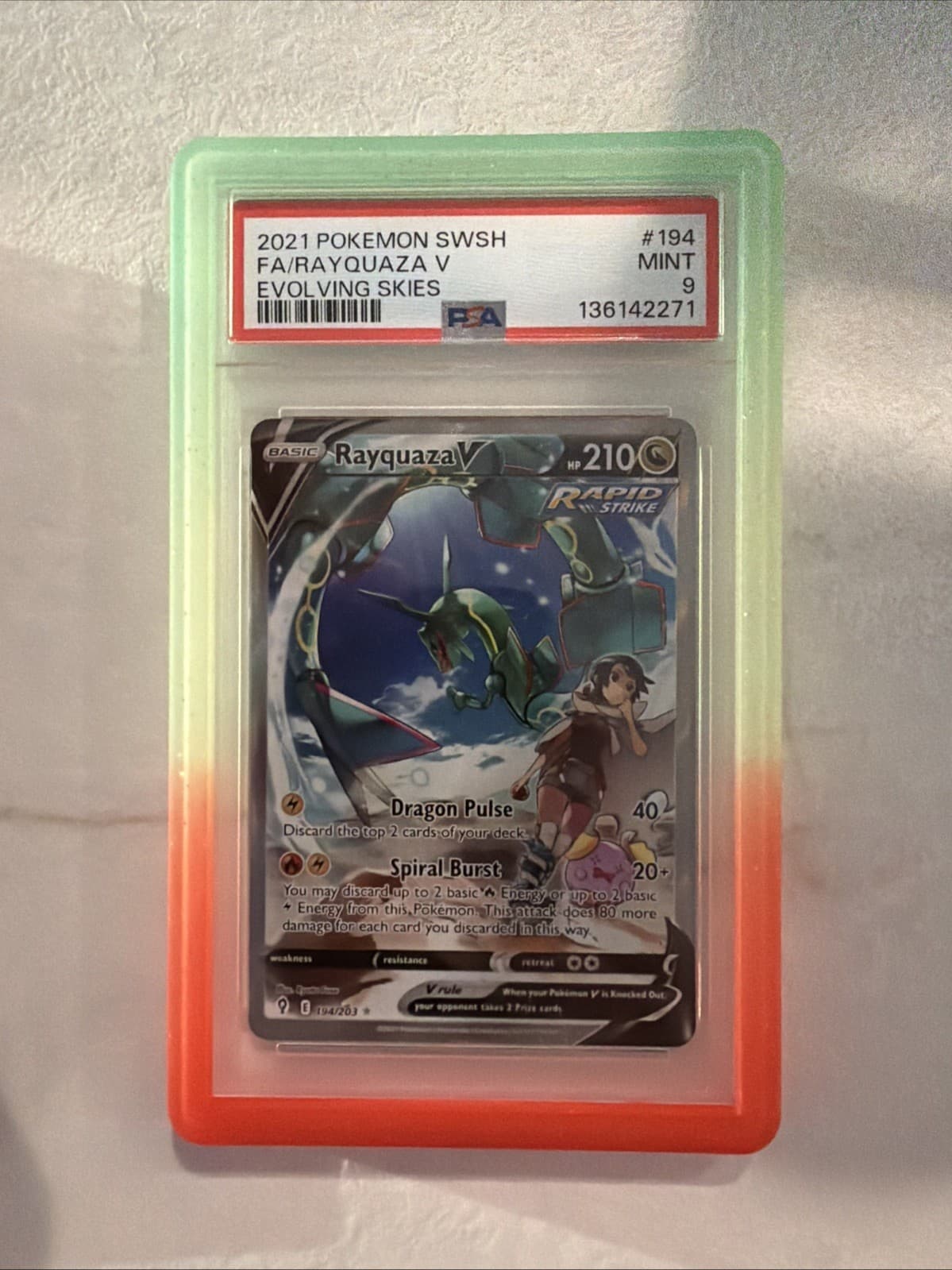 PSA 9 Rayquaza V 194/203 : Evolving Skies
