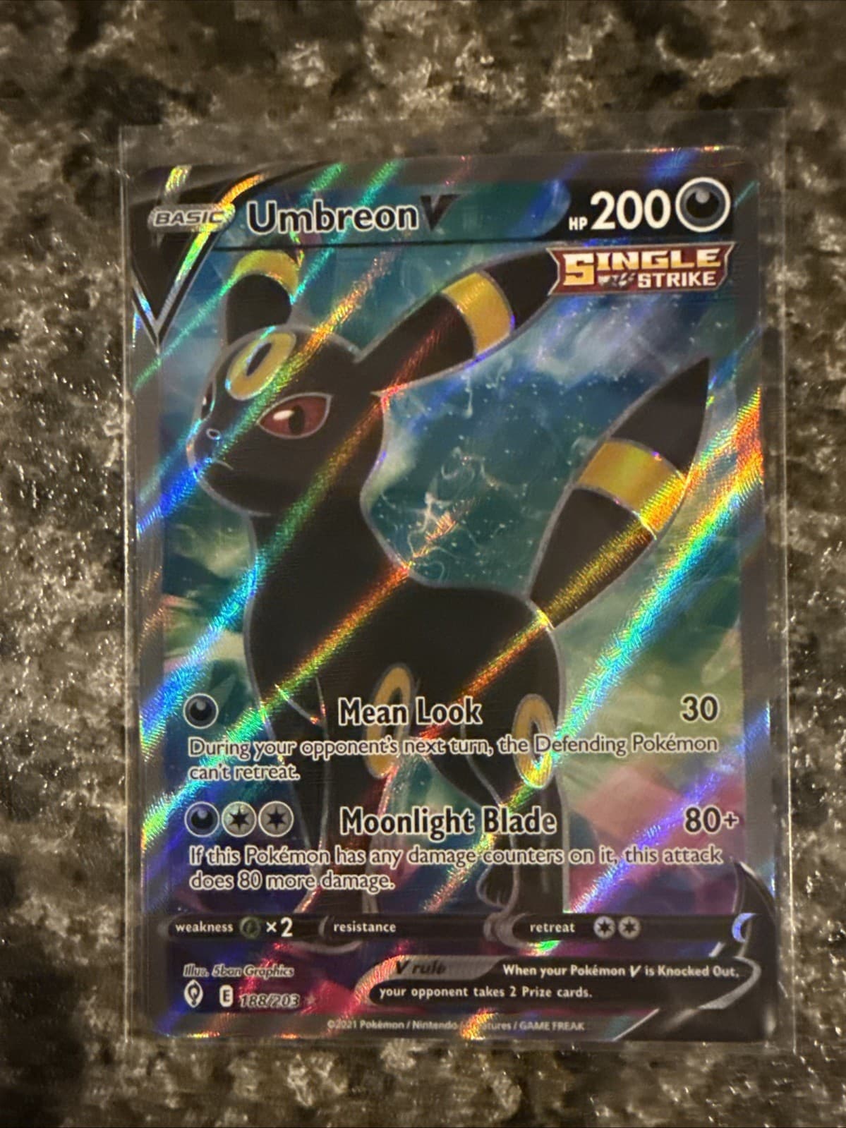The Pokémon Company Umbreon V Full Art Holo Ultra Rare 188/203 Evolving Skies