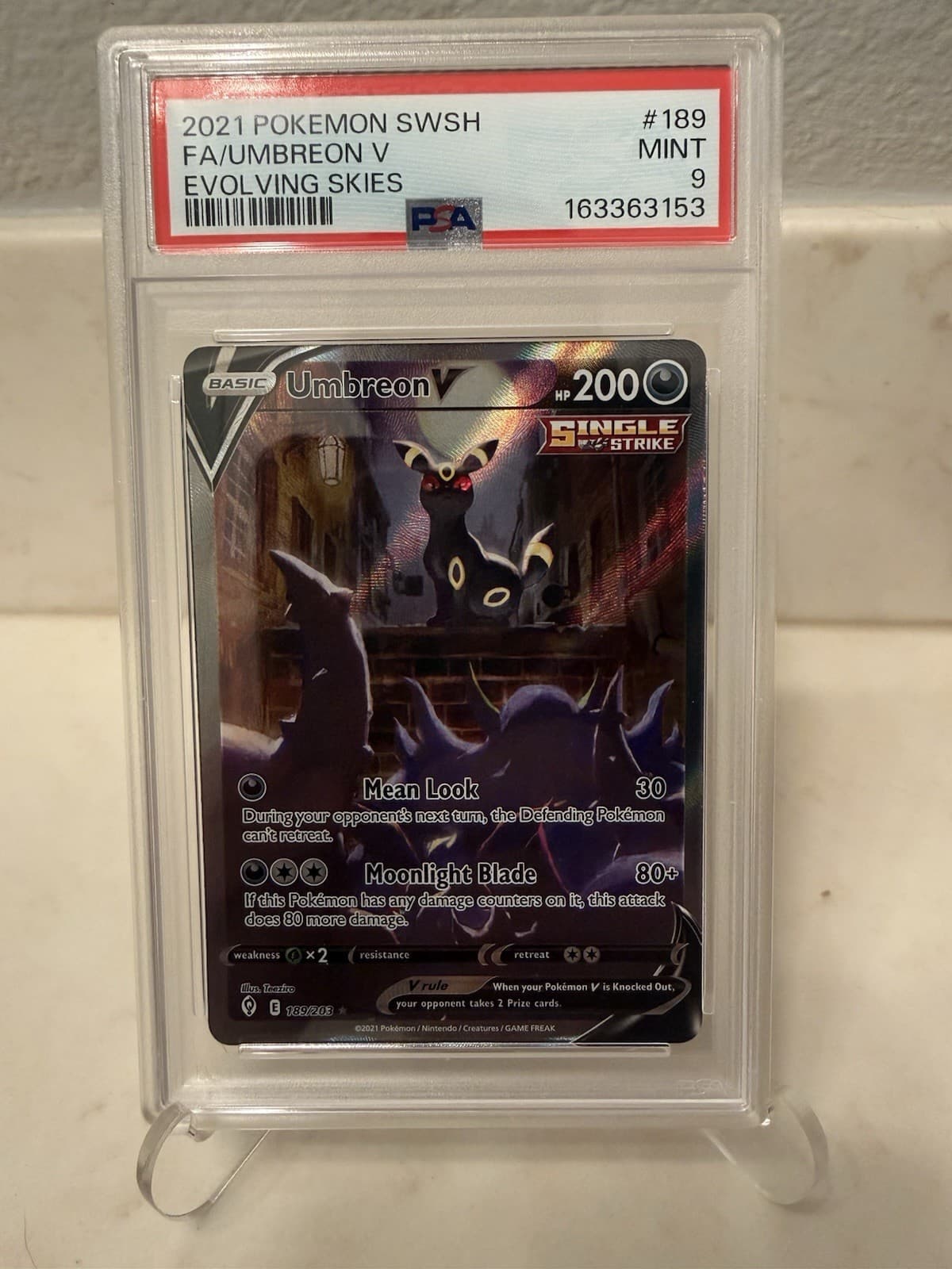 Umbreon V Alt Full Art 189/203 Evolving Skies Holo PSA 9