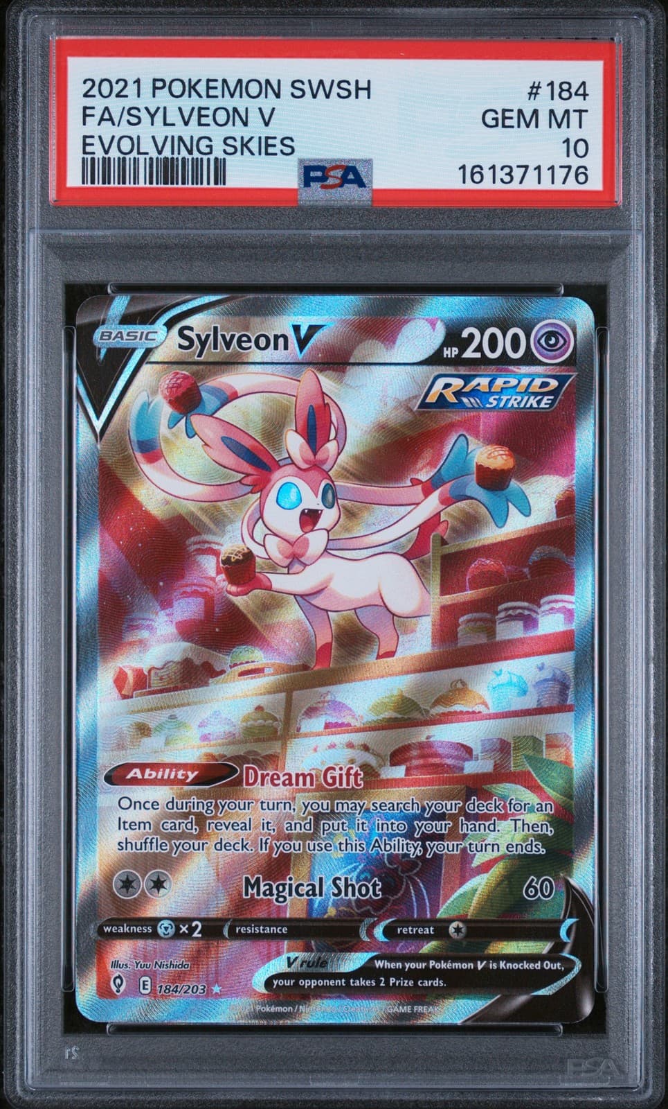 Sylveon V 184/203 Evolving Skies Pokemon PSA 10