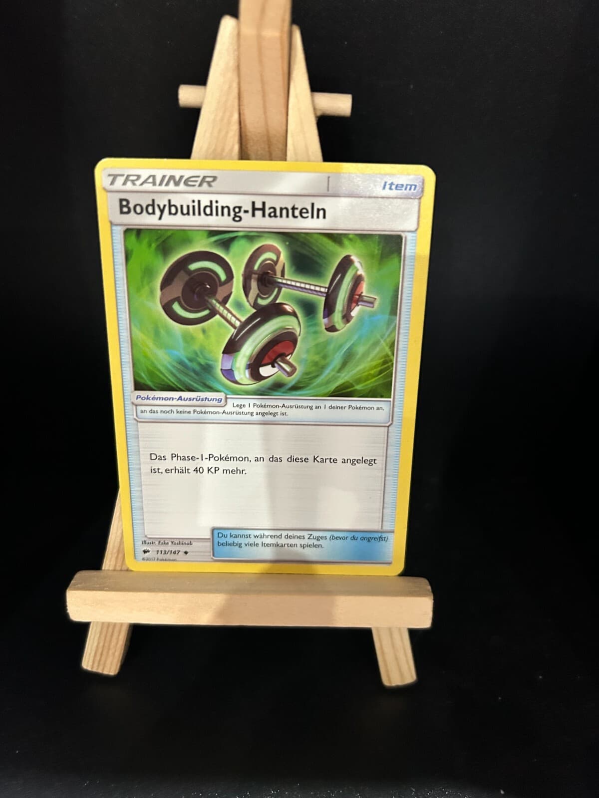 Bodybuilding Hanteln 113/147 Pokemon Karte TCG aus Nacht in Flammen