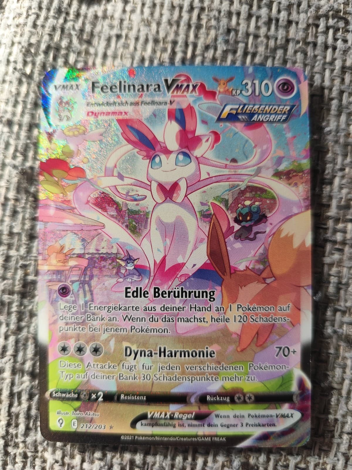 Pokémon Feelinara VMAX 212/203 Full Art Secret Rare Holo Deutsch 2021