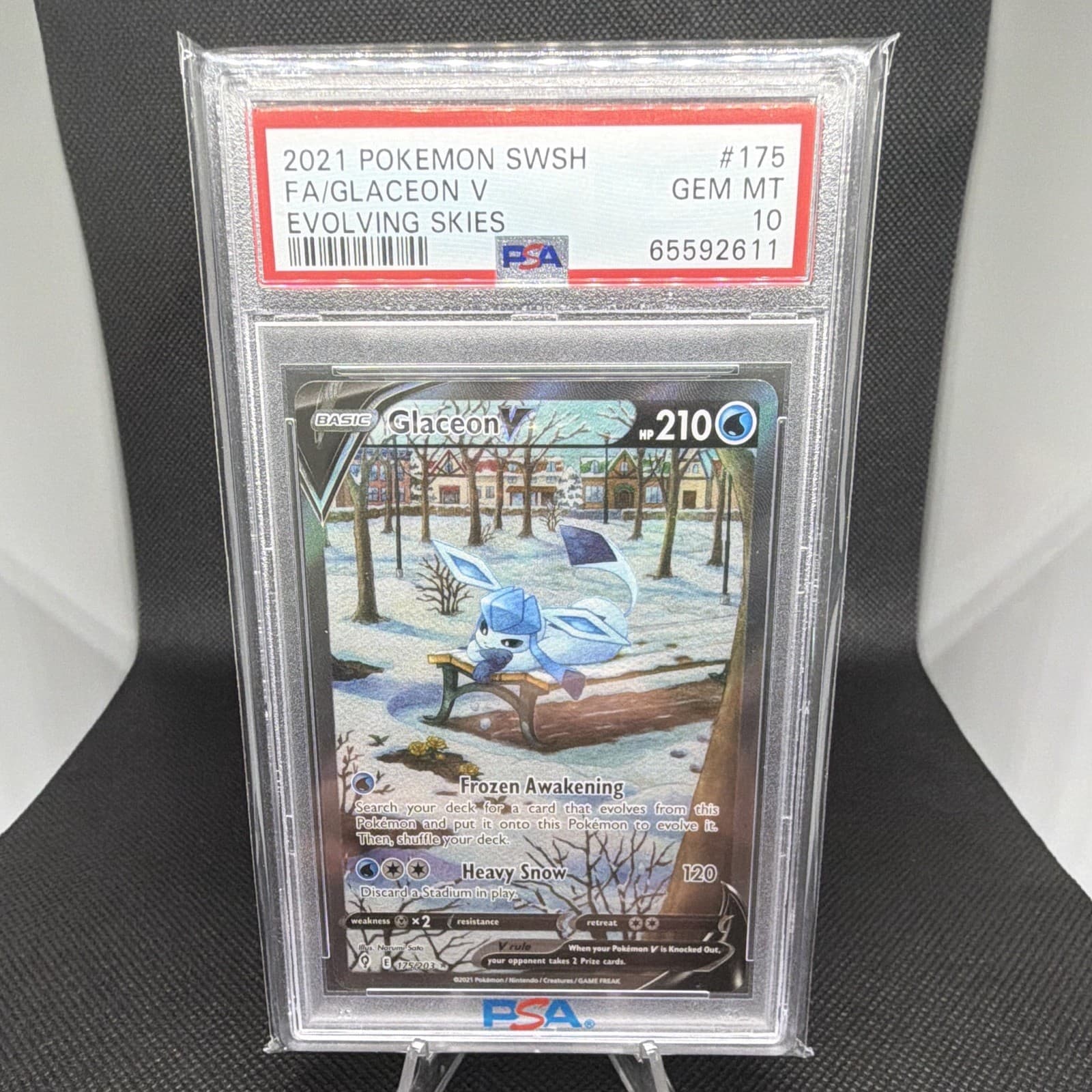 Pokemon TCG Glaceon V Full Art Holo Ultra Rare #175 Evolving Skies 2021 PSA 10
