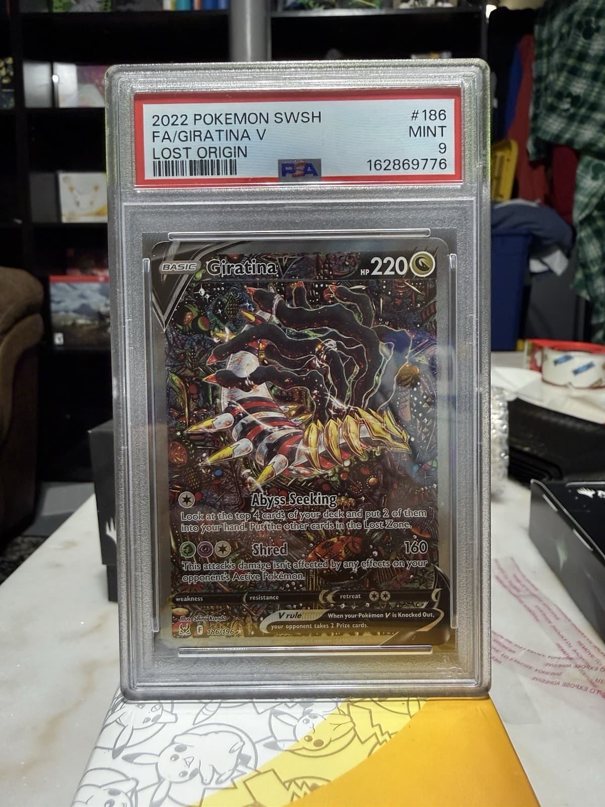 Giratina V (Alternate Full Art) 186/196 Swsh11: Lost Origin Holo PSA 9