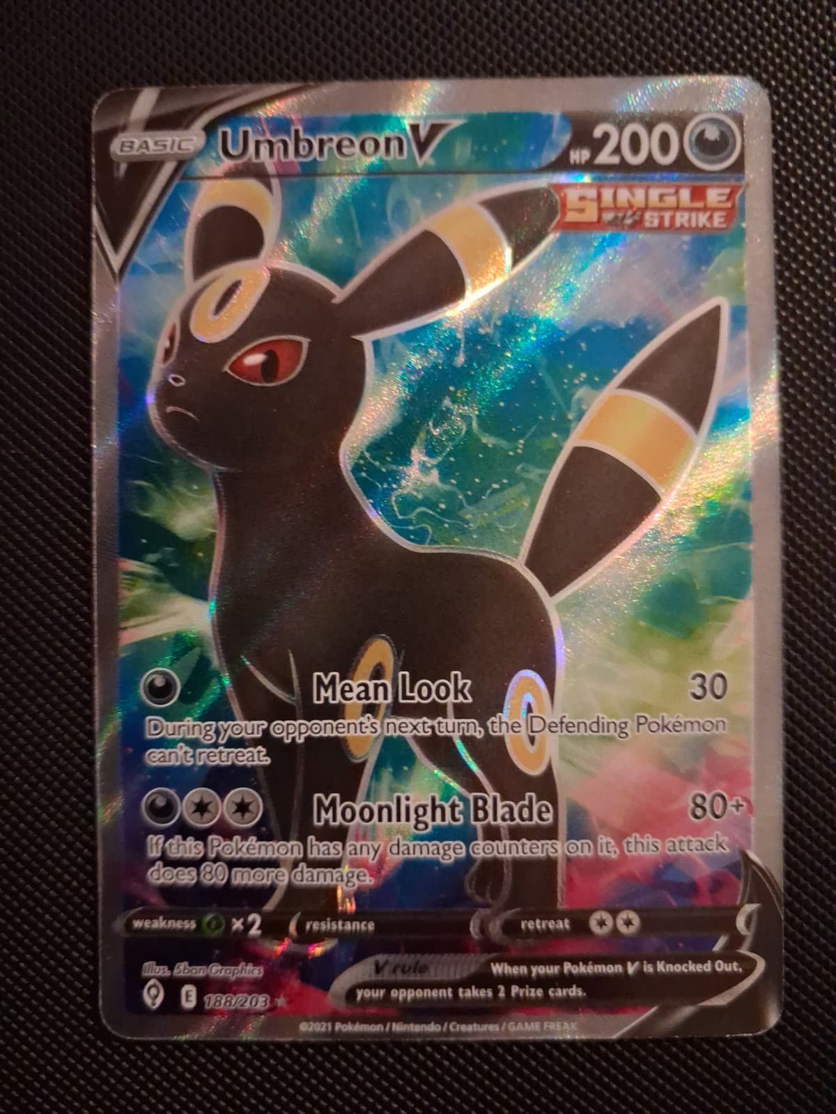 Umbreon V (Full Art) 188/203 SWSH07: Evolving Skies Holo