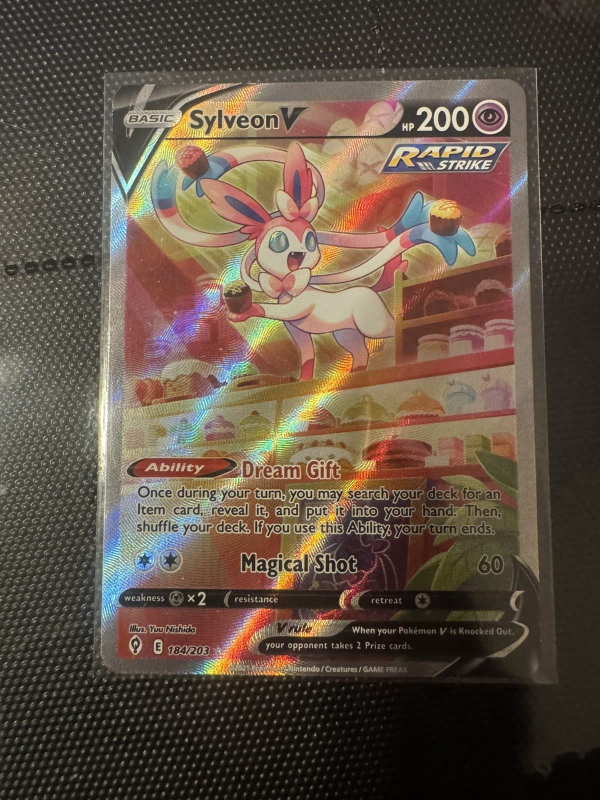 Pokemon Sylveon V 184/203 Evolving Skies Alt Full Art Rapid Strike Holo 2021