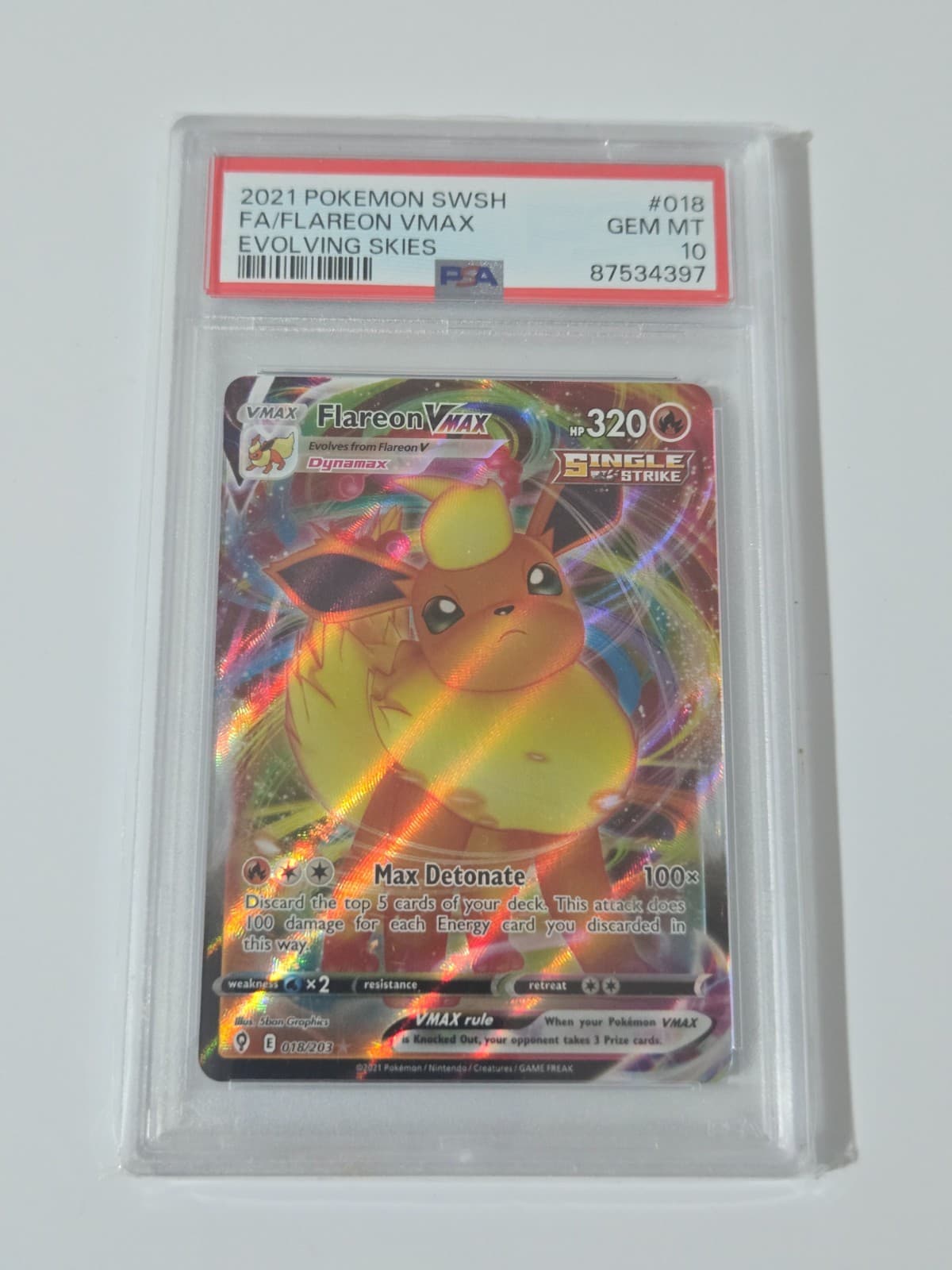 2021 Pokemon Evolving Skies Flareon VMAX 018/203 PSA 10 GEM MINT