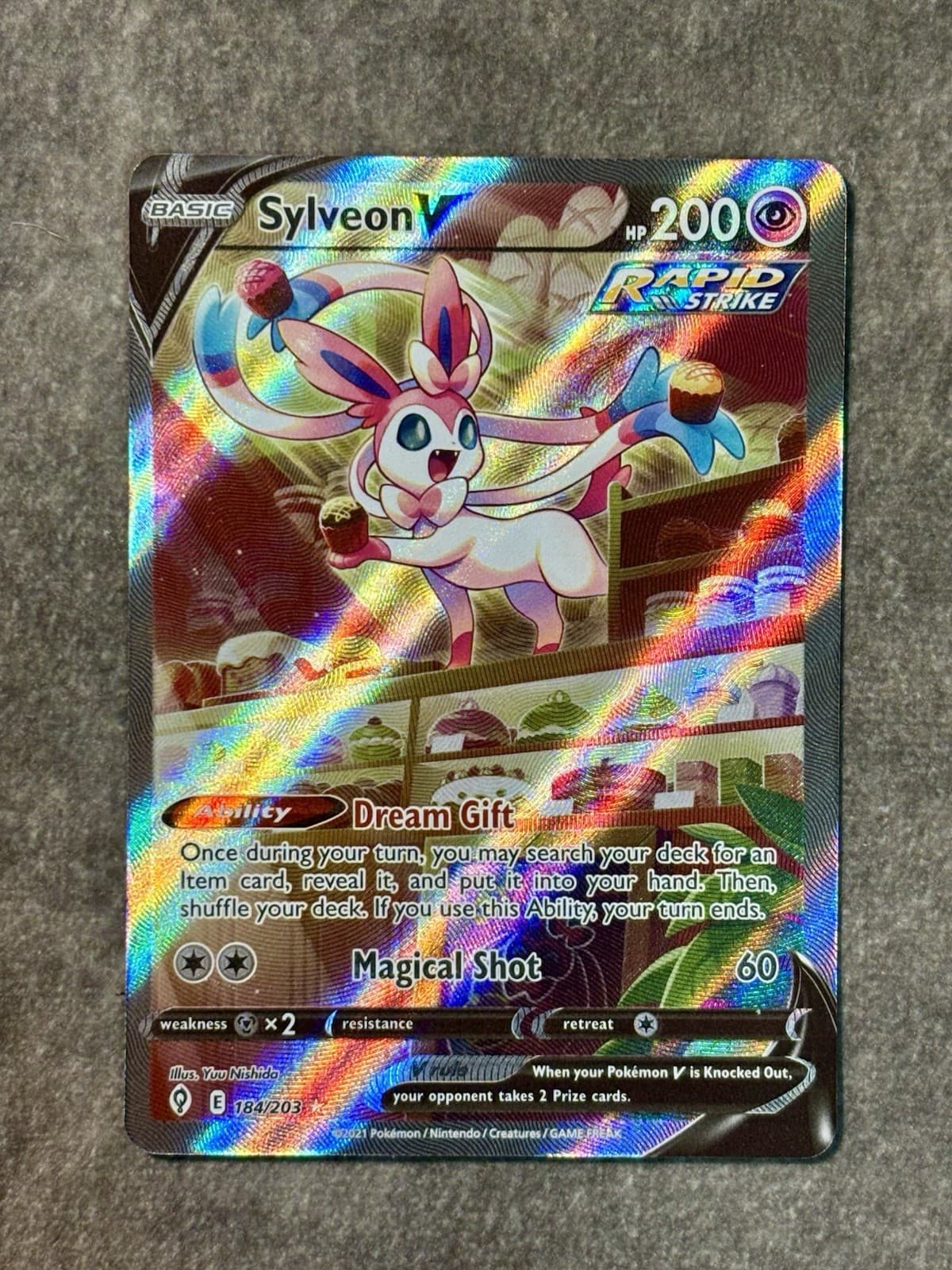 Sylveon V (Alternate Full Art) 184/203 SWSH07: Evolving Skies Holo